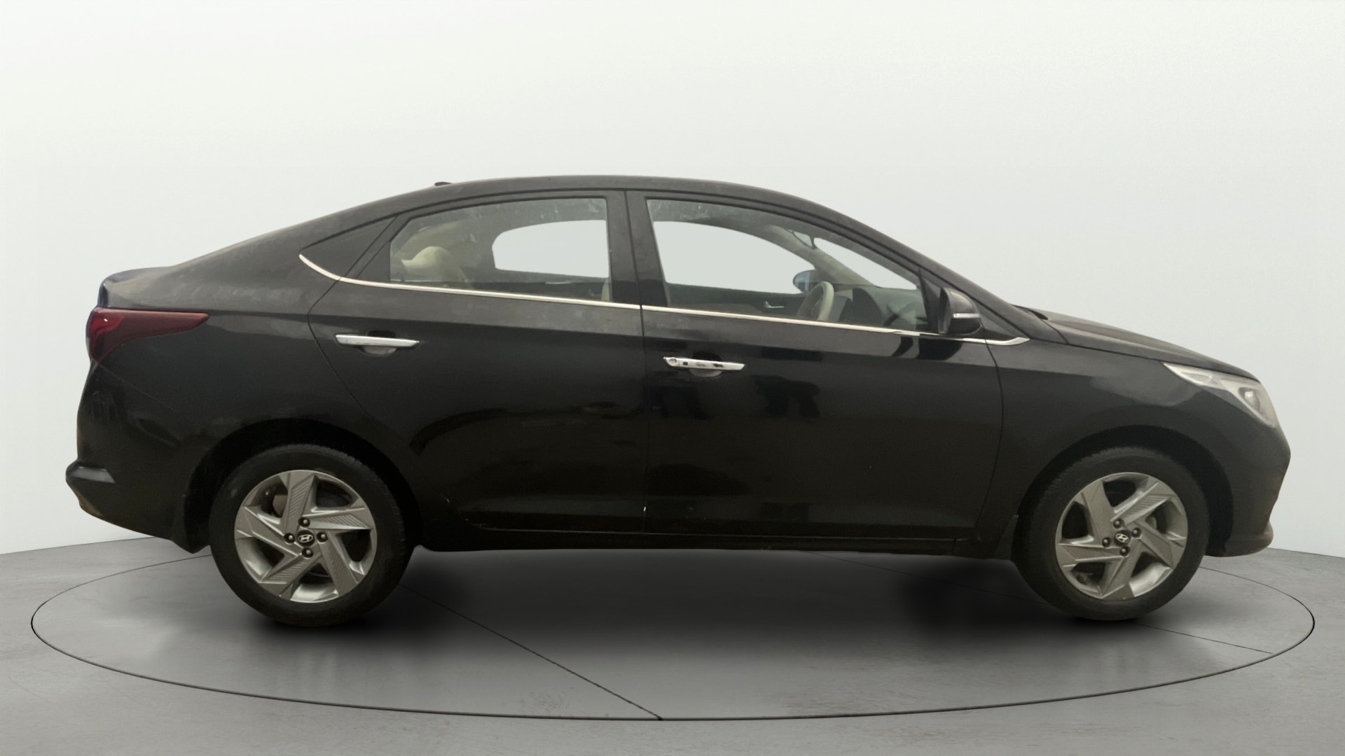 Used 2023 Hyundai Verna Used 2023 Hyundai Verna