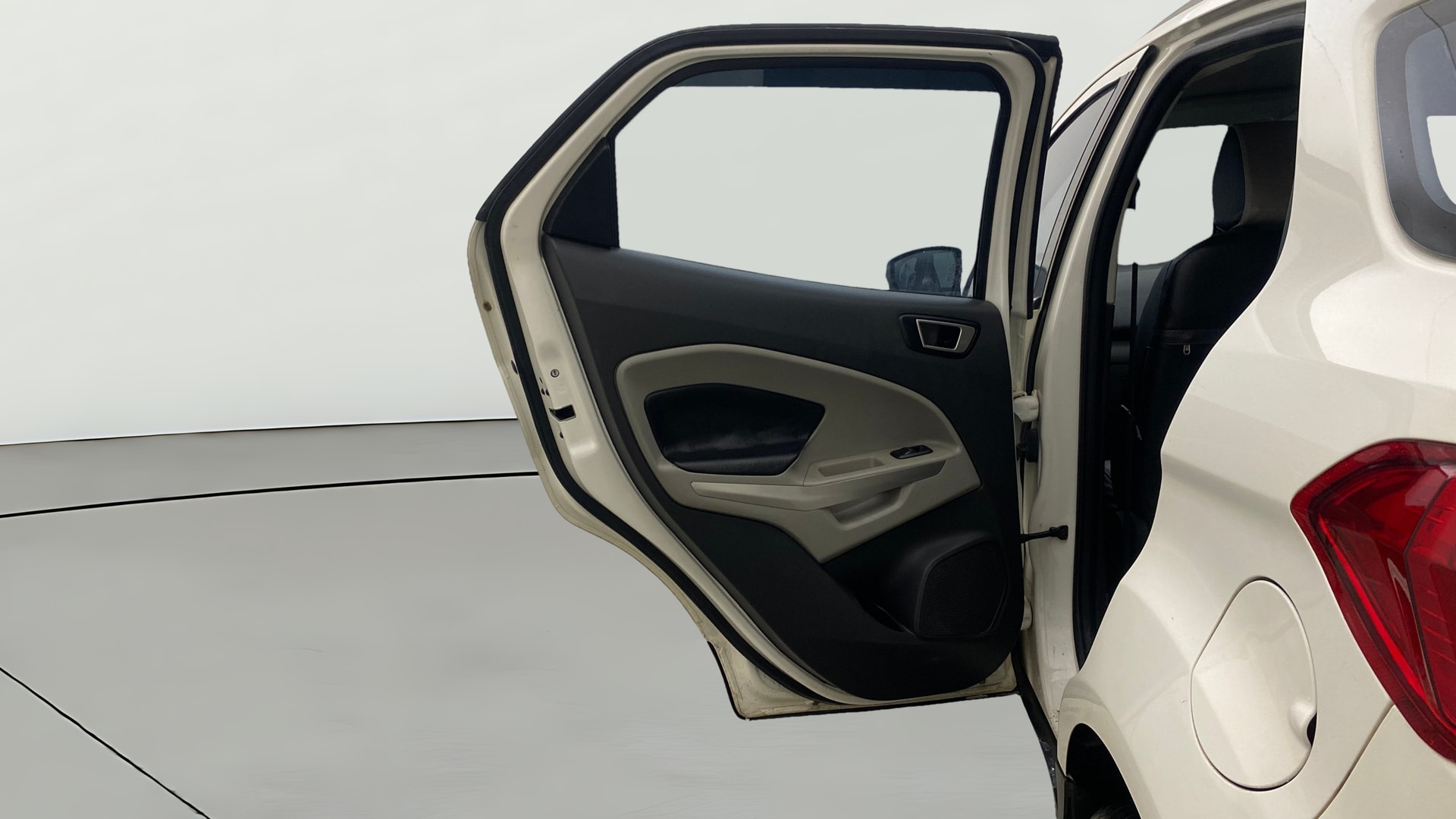 View 2017 Ford EcoSport 1.5 TDCi Diesel Ambiente BS IV Image 22 Used 2017 Ford EcoSport 1.5 TDCi Diesel Ambiente BS IV Image 22