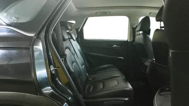 View MG Hector Image 37 Used MG Hector Image 37