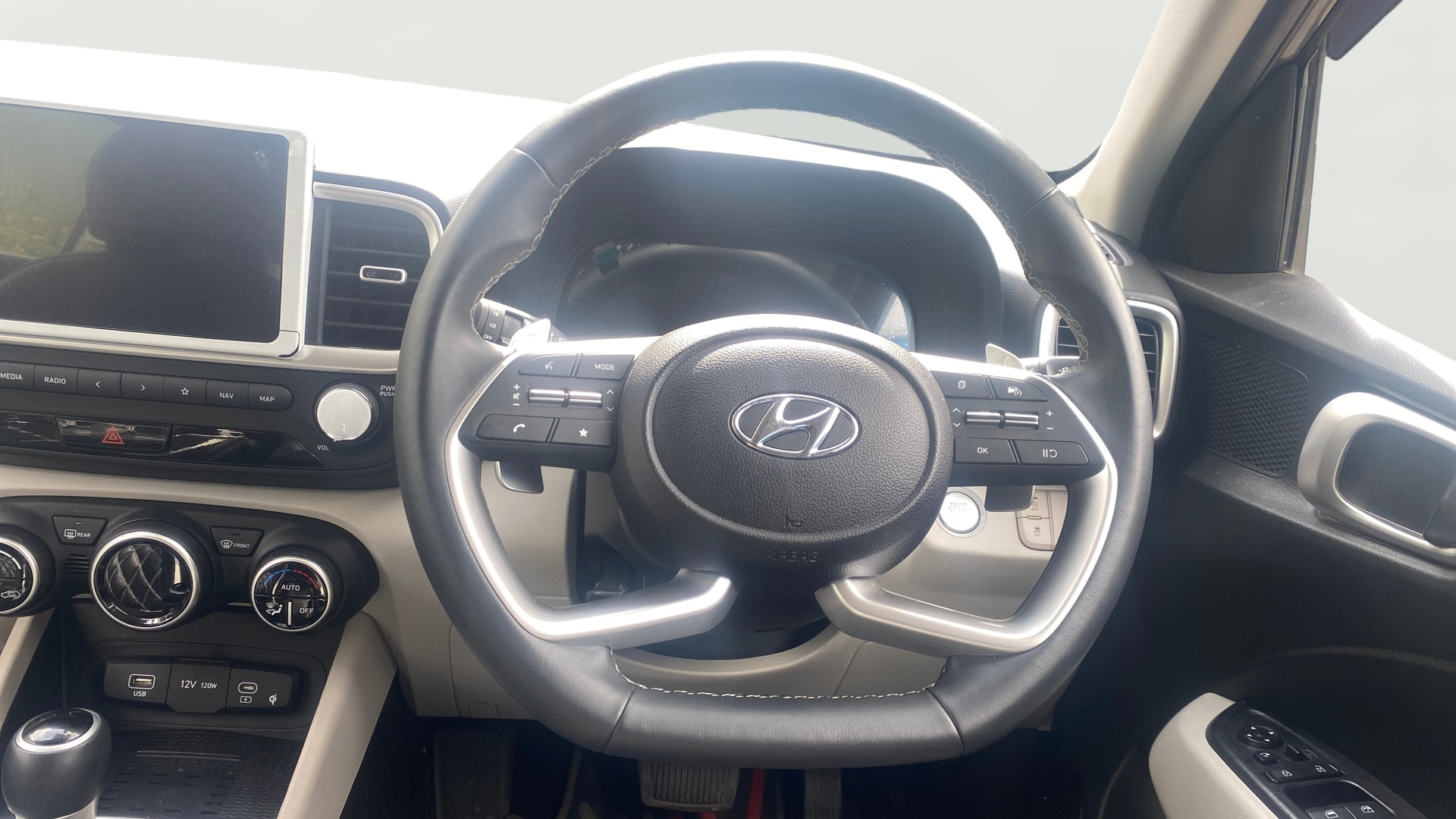 View 2023 Hyundai Venue SX (O) 1.0 Turbo Petrol DCT Image 20 Used 2023 Hyundai Venue SX (O) 1.0 Turbo Petrol DCT Image 20