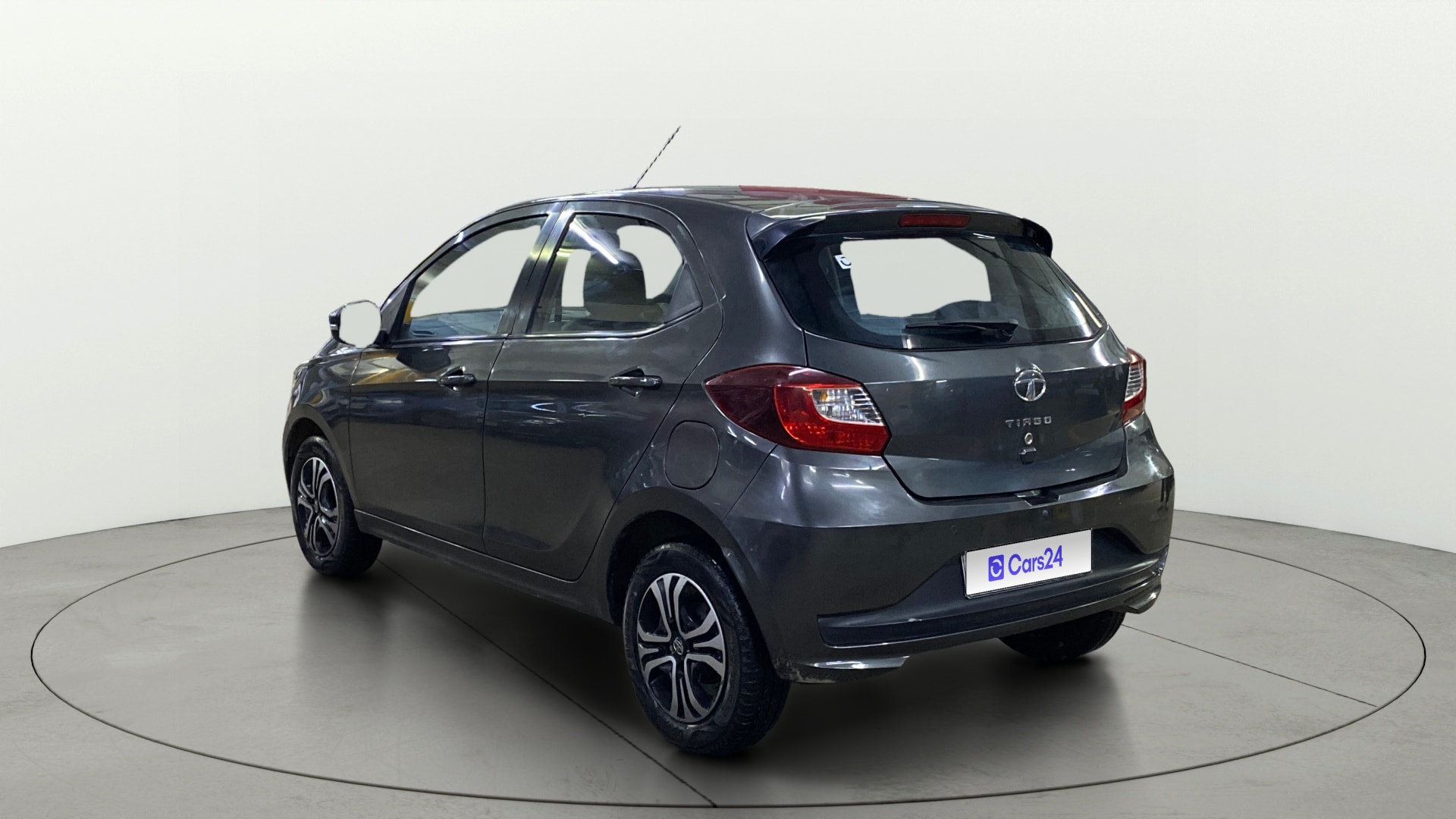 View 2021 Tata Tiago Revotorq XB Image 2 Used 2021 Tata Tiago Revotorq XB Image 2