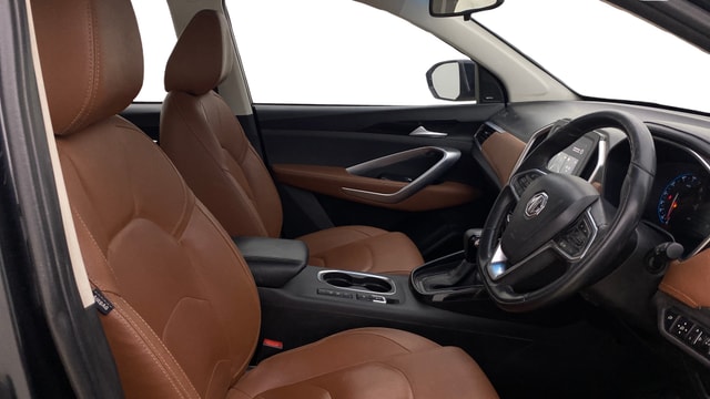 View MG Hector Plus Image 19 Used MG Hector Plus Image 19