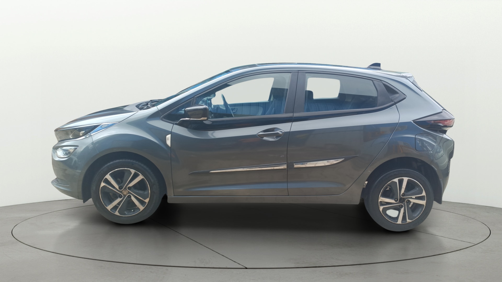 View 2023 Tata Altroz XZ Petrol Image 5 Used 2023 Tata Altroz XZ Petrol Image 5
