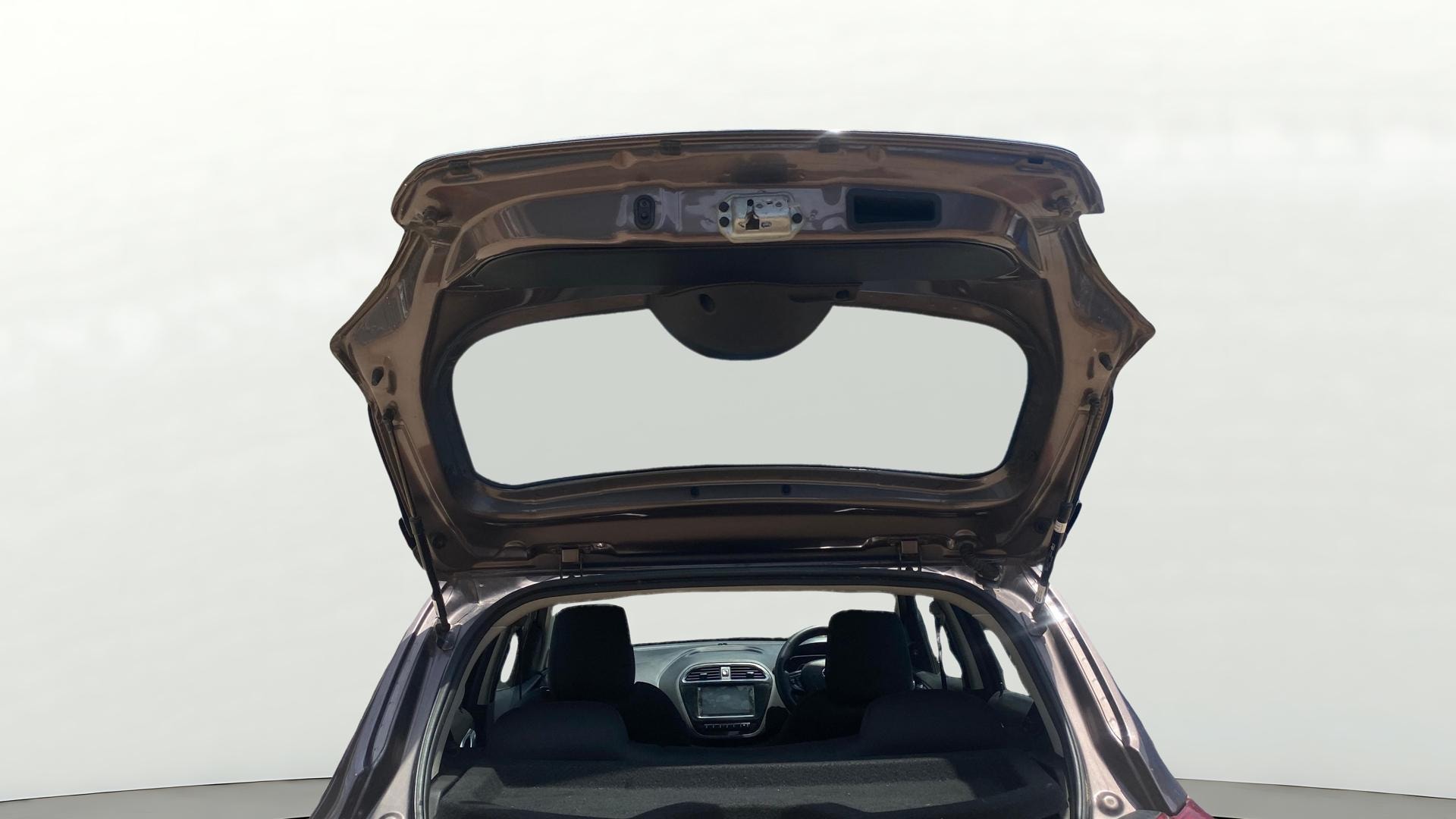 View 2020 Tata Tiago Revotorq XB Image 16 Used 2020 Tata Tiago Revotorq XB Image 16