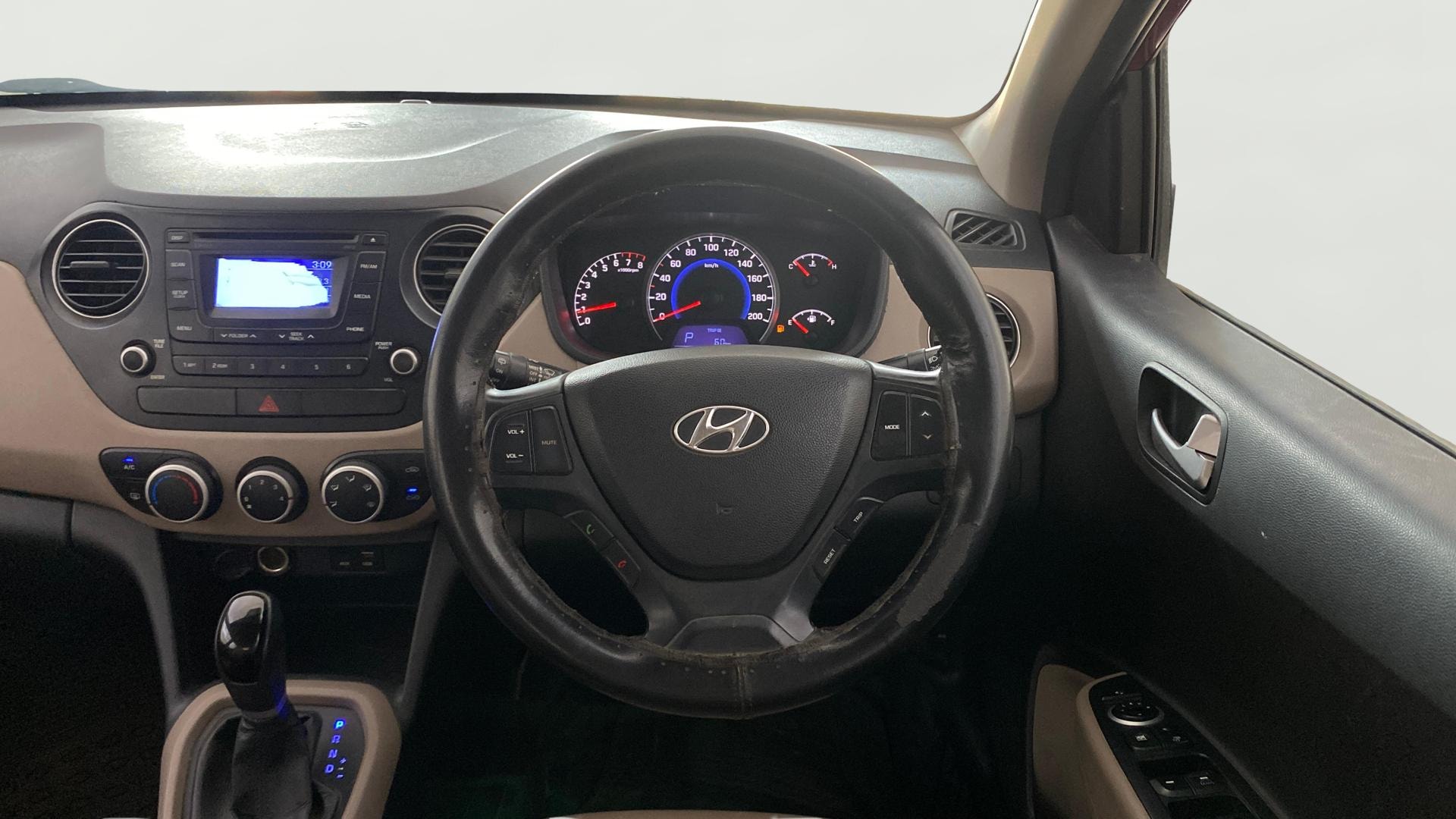 View 2015 Hyundai Grand i10 Asta AT 1.2 Kappa VTVT Image 20 Used 2015 Hyundai Grand i10 Asta AT 1.2 Kappa VTVT Image 20