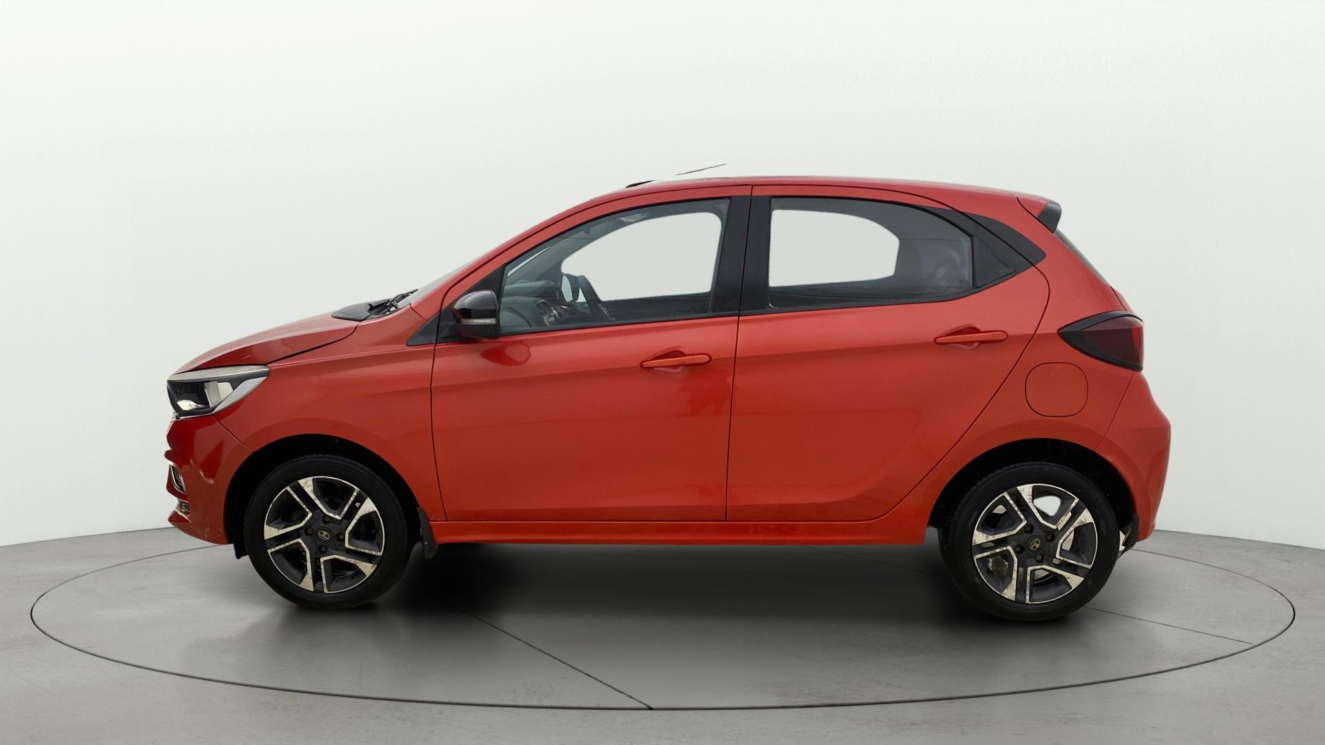 View 2020 Tata Tiago Revotorq XB Image 26 Used 2020 Tata Tiago Revotorq XB Image 26