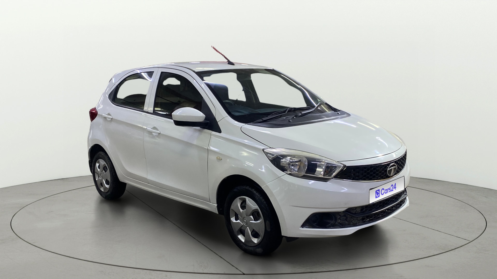 View 2019 Tata Tiago Revotorq XB Image 15 Used 2019 Tata Tiago Revotorq XB Image 15
