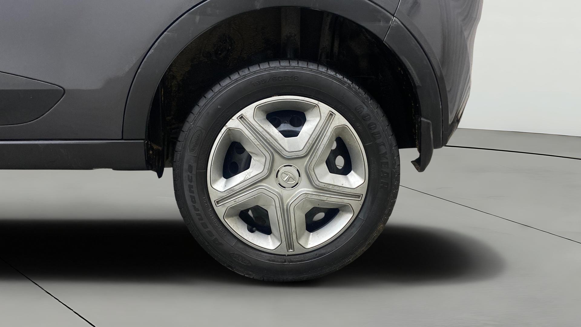 View 2020 Tata Nexon Revotron XM Image 11 Used 2020 Tata Nexon Revotron XM Image 11
