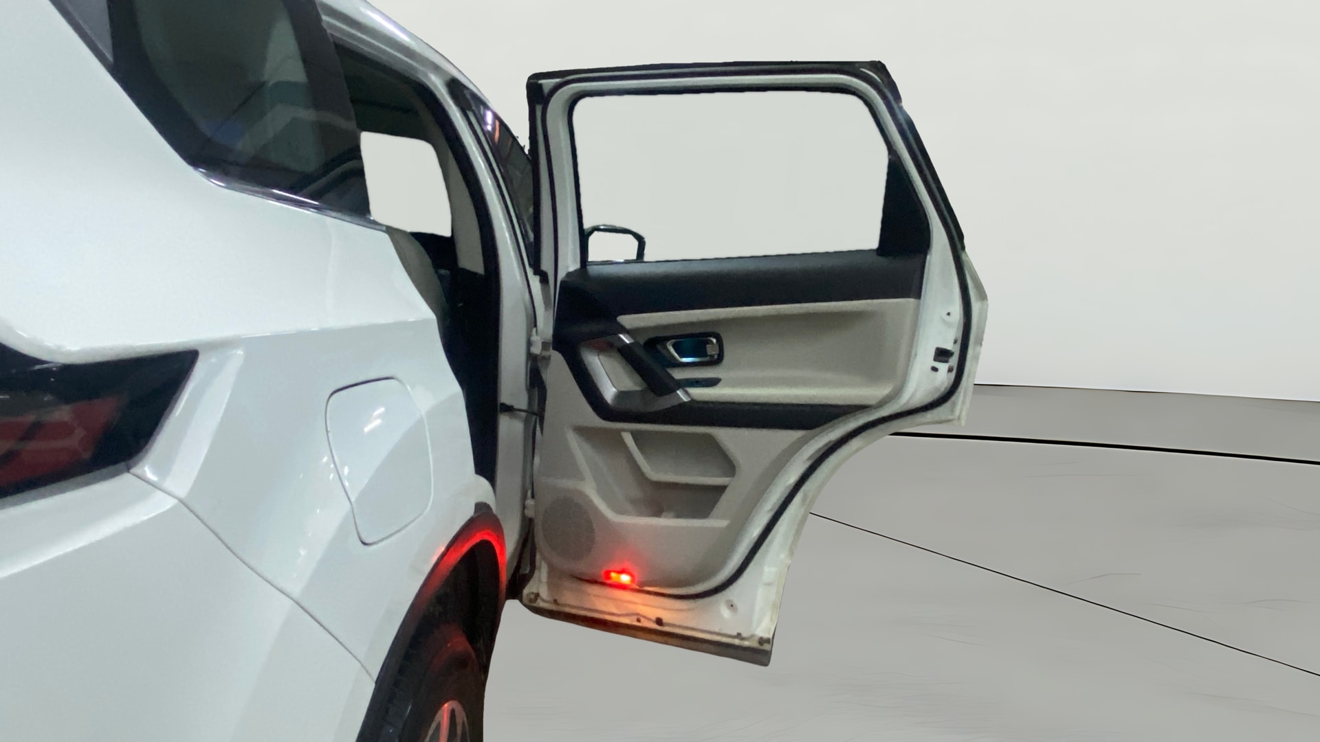 View 2023 Tata Safari XZA Plus Image 6 Used 2023 Tata Safari XZA Plus Image 6