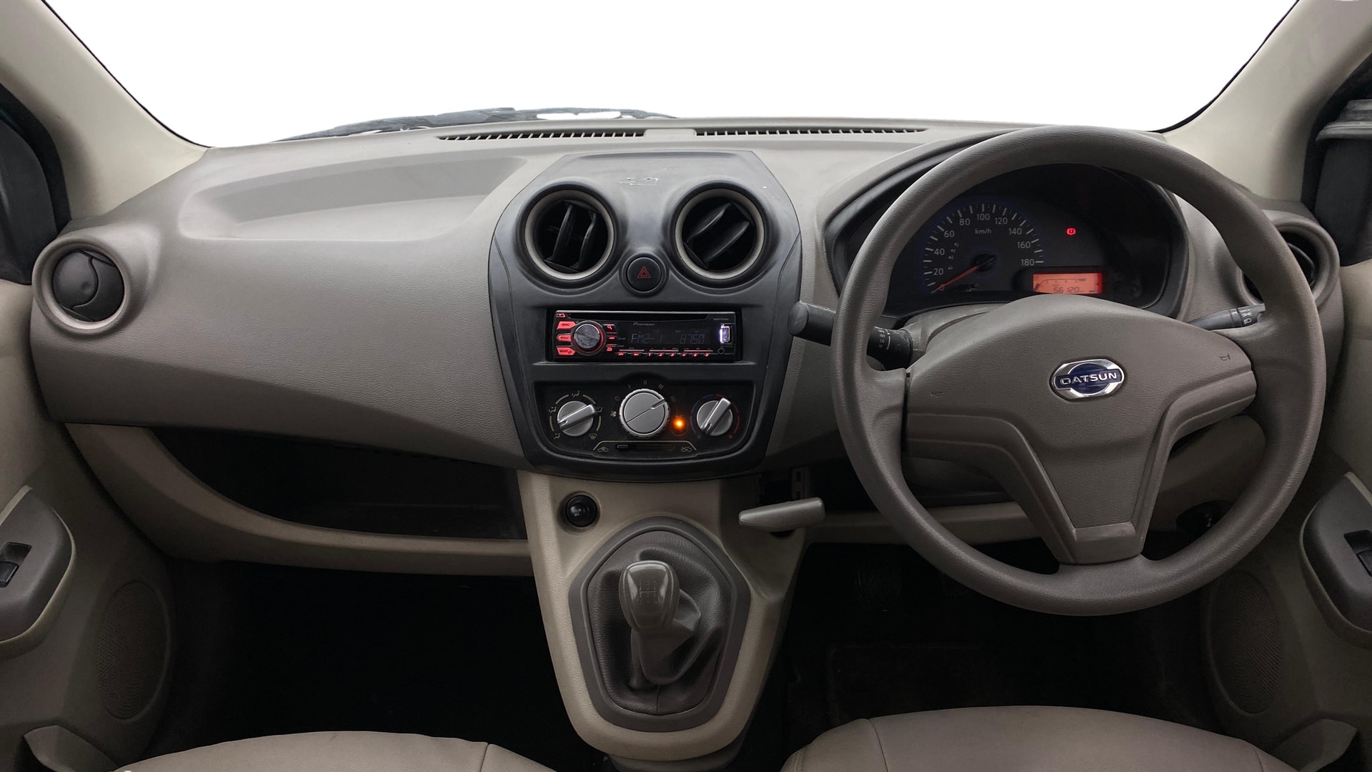 View 2015 Datsun Go T Image 15 Used 2015 Datsun Go T Image 15