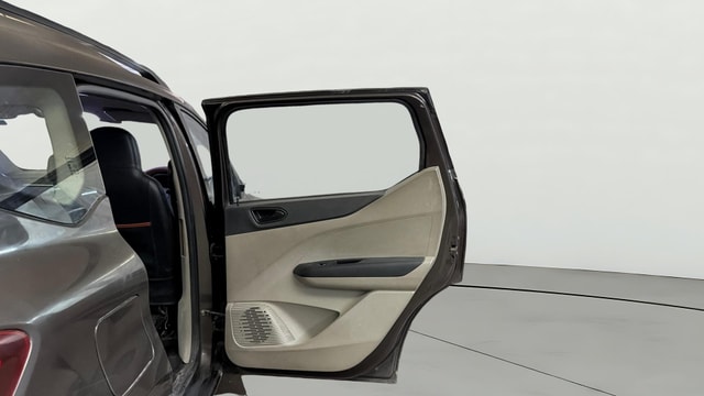 View Renault Triber Image 7 Used Renault Triber Image 7