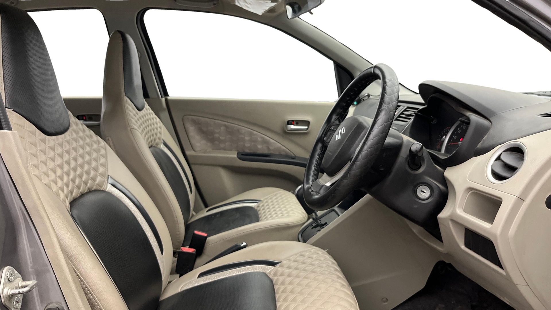 View 2017 Maruti Suzuki 1000 Base Variant Image 16 Used 2017 Maruti Suzuki 1000 Base Variant Image 16