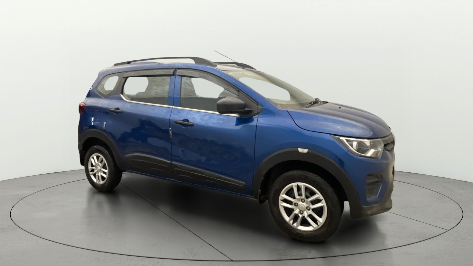 View 2023 Renault Triber RXE Image 14 Used 2023 Renault Triber RXE Image 14