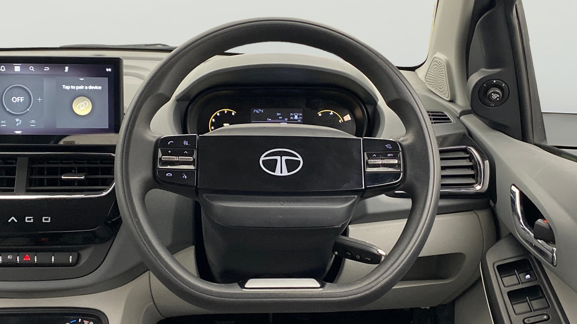 View 2025 Tata Tiago Revotorq XB Image 21 Used 2025 Tata Tiago Revotorq XB Image 21