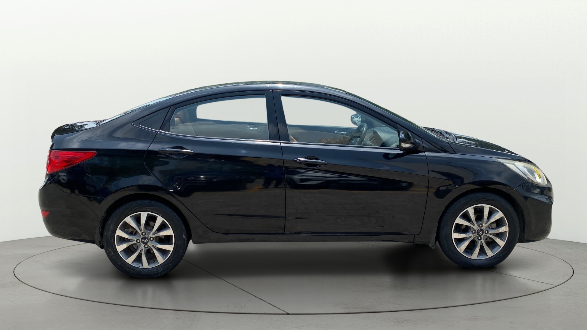 View 2014 Hyundai Fluidic Verna 1.6 VTVT SX Image 27 Used 2014 Hyundai Fluidic Verna 1.6 VTVT SX Image 27