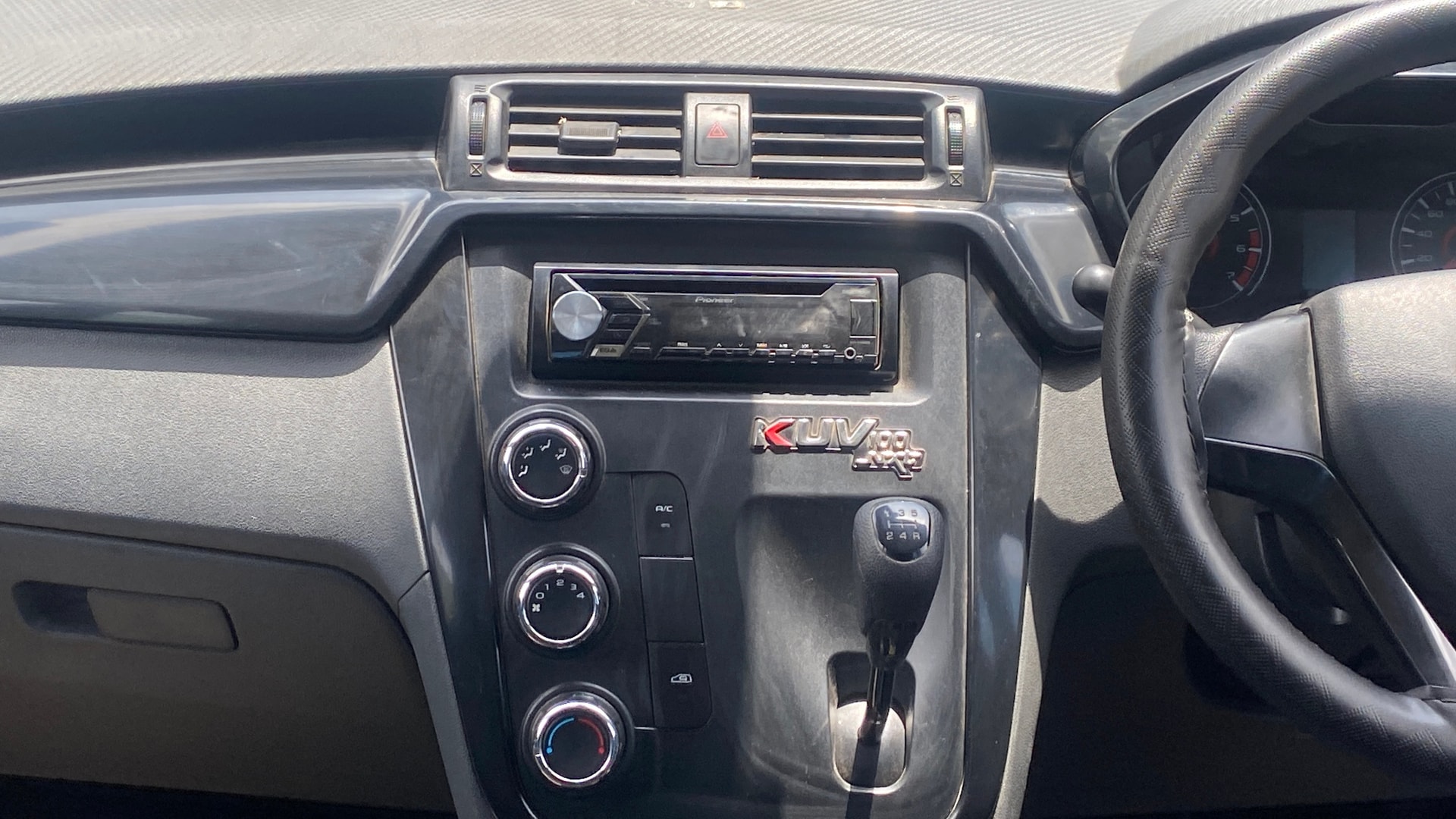 Used 2018 Mahindra KUV100 Used 2018 Mahindra KUV100