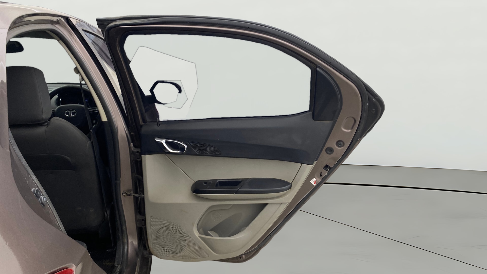View 2020 Tata Tiago Revotorq XB Image 7 Used 2020 Tata Tiago Revotorq XB Image 7