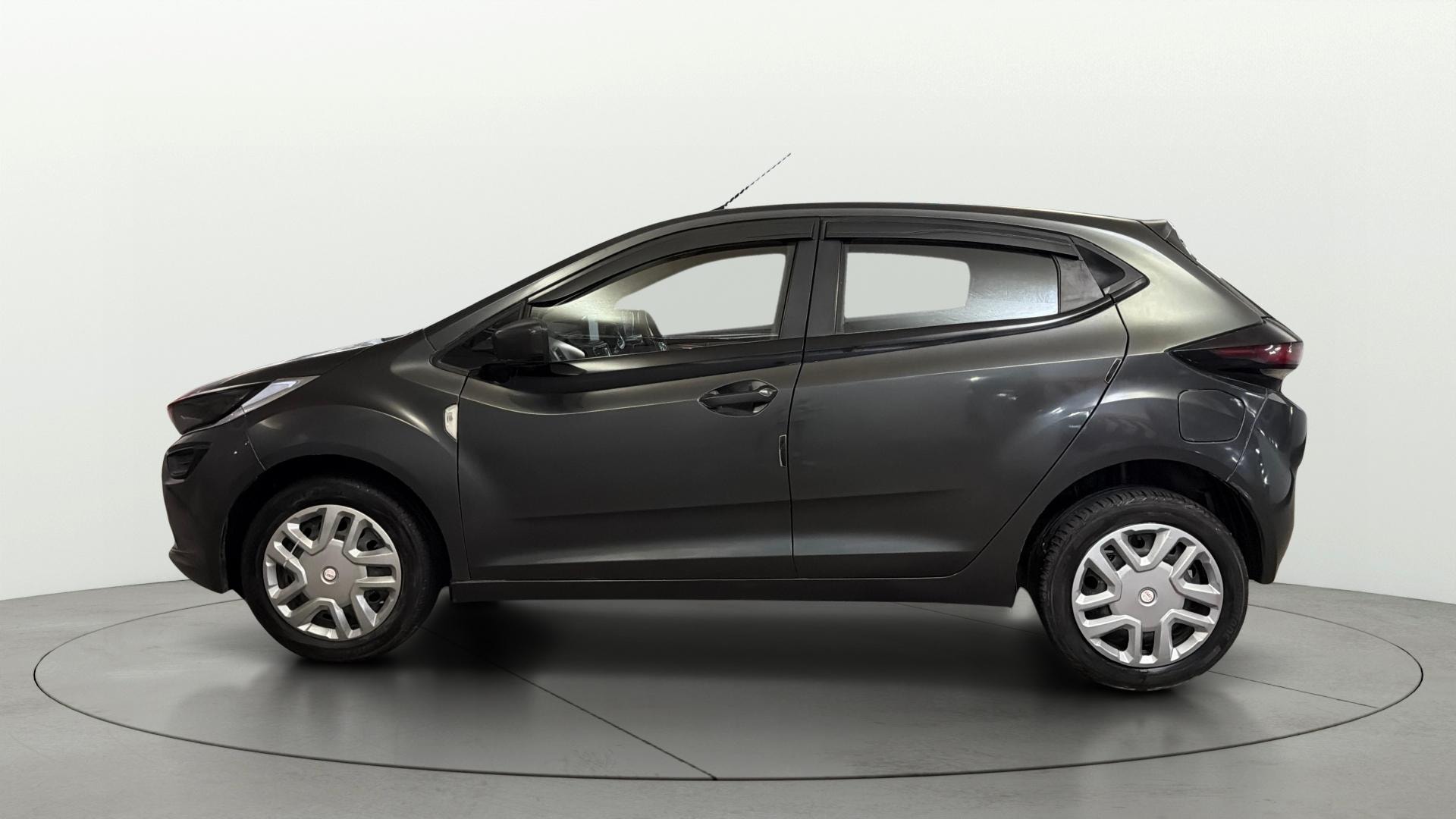 View 2022 Tata Altroz XM Plus Petrol Image 5 Used 2022 Tata Altroz XM Plus Petrol Image 5