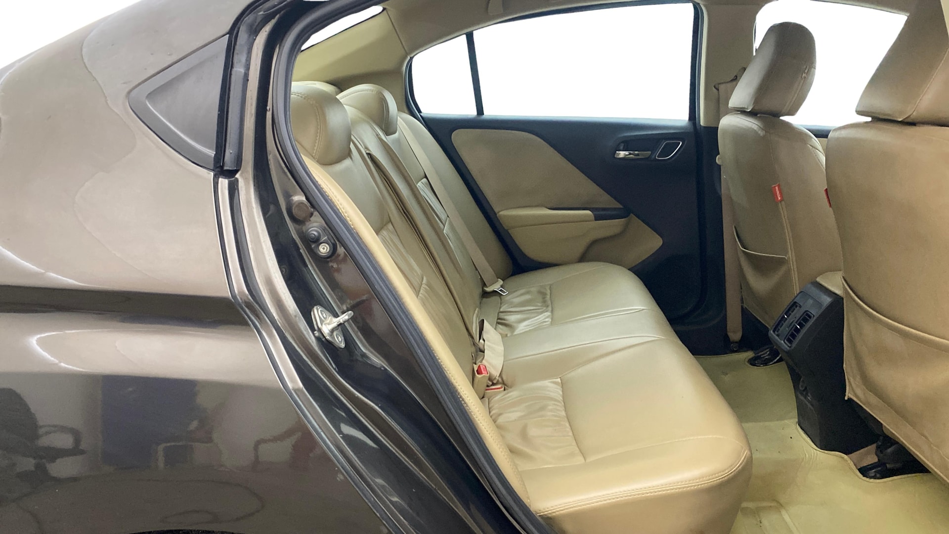 View 2017 Honda City ZX MT Diesel Anniversary Edition Image 30 Used 2017 Honda City ZX MT Diesel Anniversary Edition Image 30