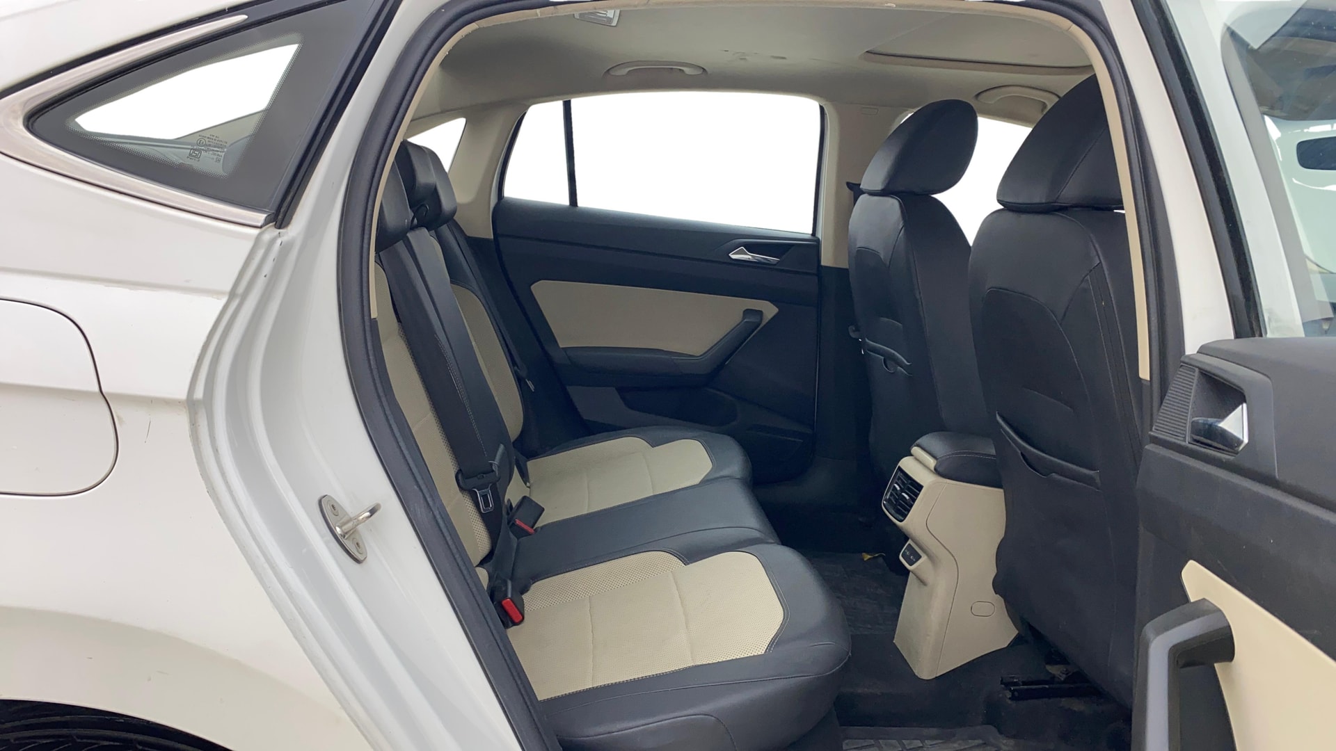 View 2022 Skoda Slavia Style 1.0 TSI MT Image 36 Used 2022 Skoda Slavia Style 1.0 TSI MT Image 36