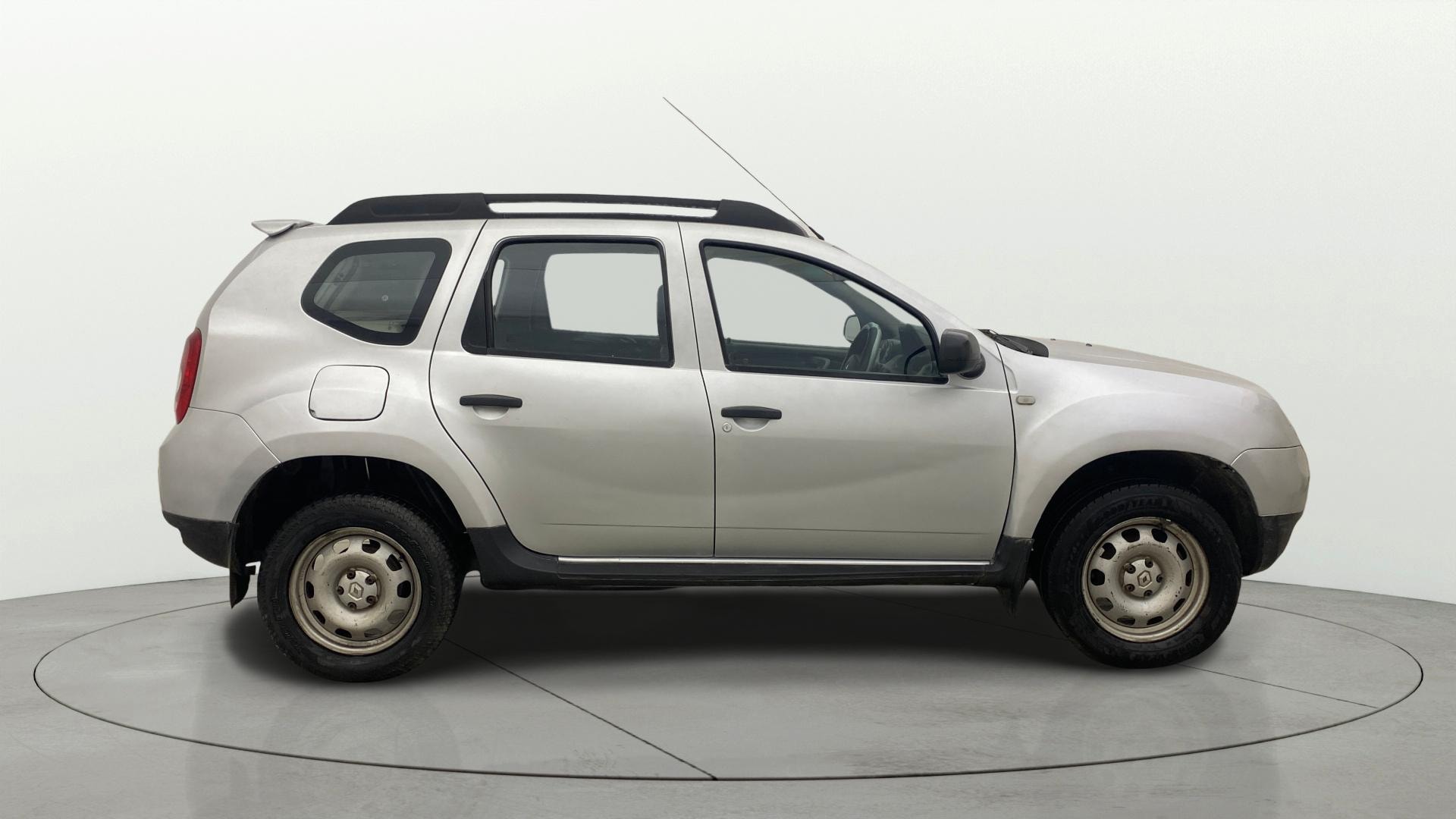 View 2015 Renault Duster Diesel 85PS RXE Image 8 Used 2015 Renault Duster Diesel 85PS RXE Image 8