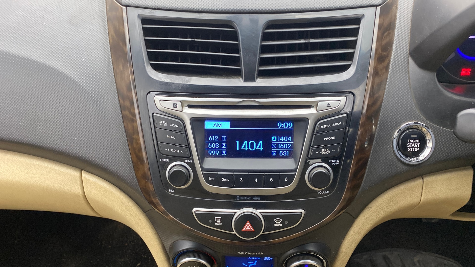 View 2015 Hyundai Fluidic Verna 1.4 CRDI Base Image 18 Used 2015 Hyundai Fluidic Verna 1.4 CRDI Base Image 18