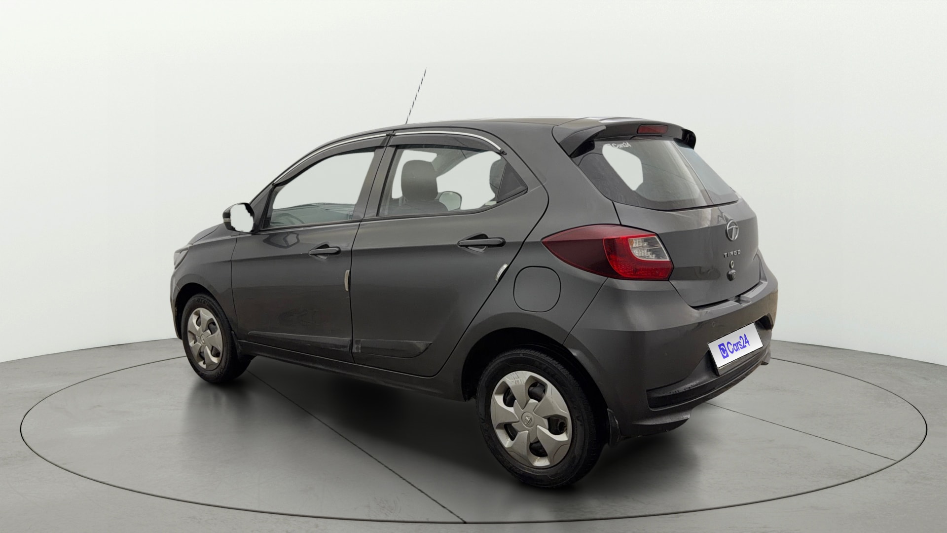 View 2022 Tata Tiago Revotorq XB Image 2 Used 2022 Tata Tiago Revotorq XB Image 2