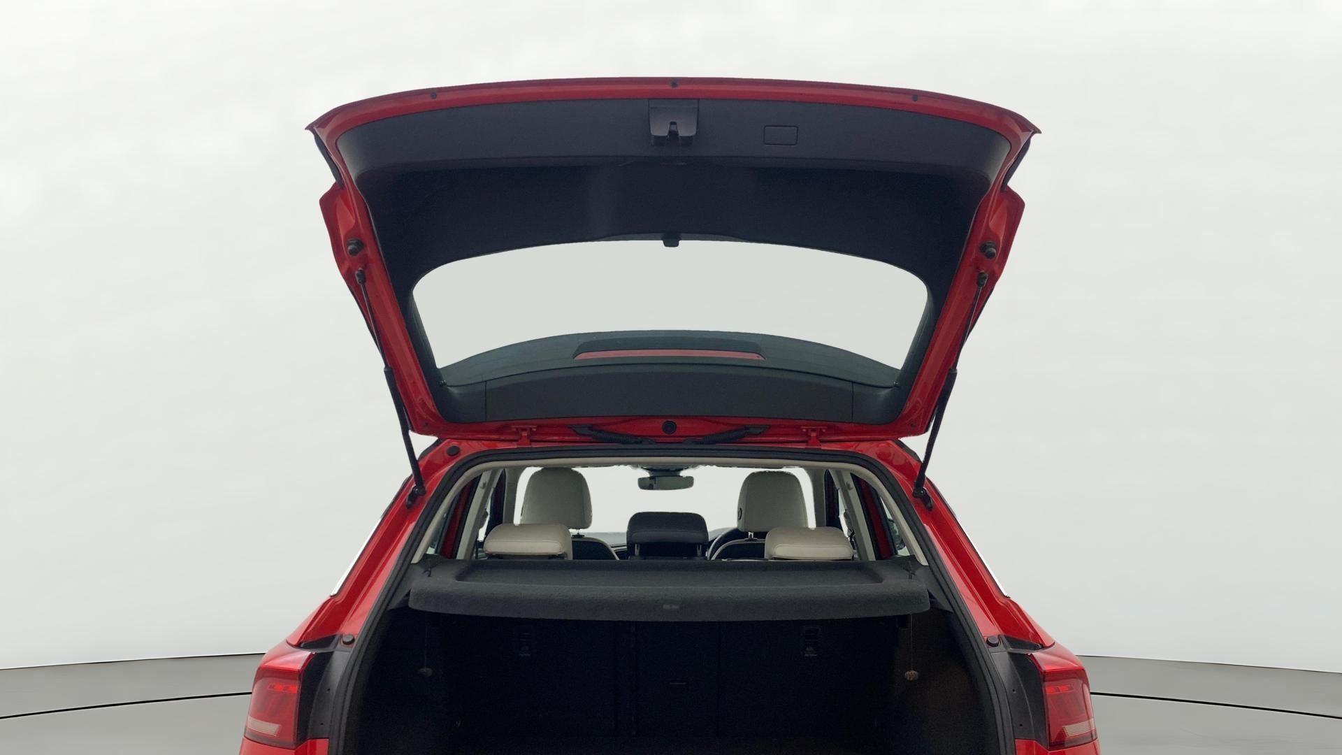 View 2021 Volkswagen T-Roc 1.5 TSI Image 16 Used 2021 Volkswagen T-Roc 1.5 TSI Image 16
