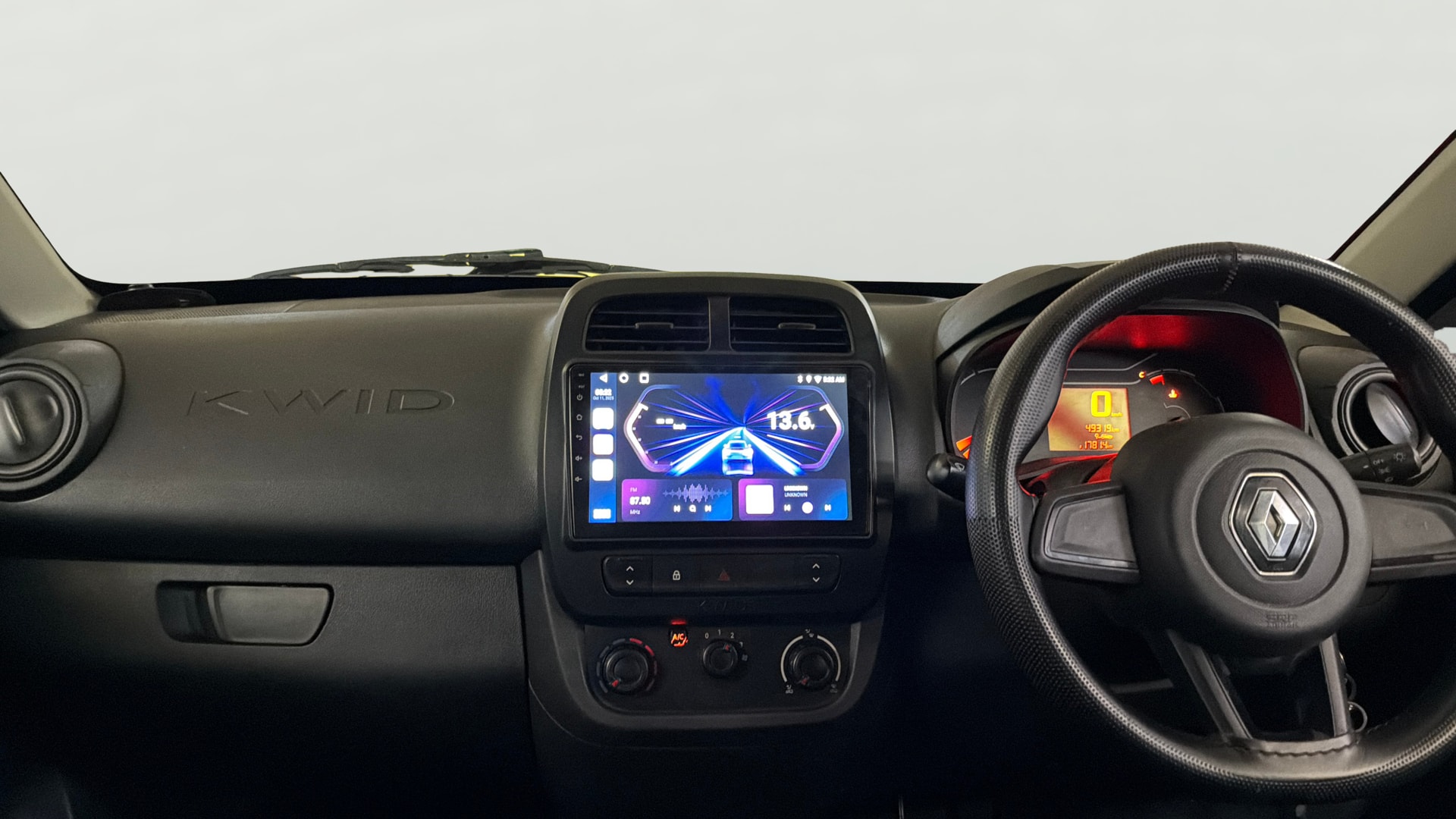 View 2021 Renault Kwid RXL Image 17 Used 2021 Renault Kwid RXL Image 17