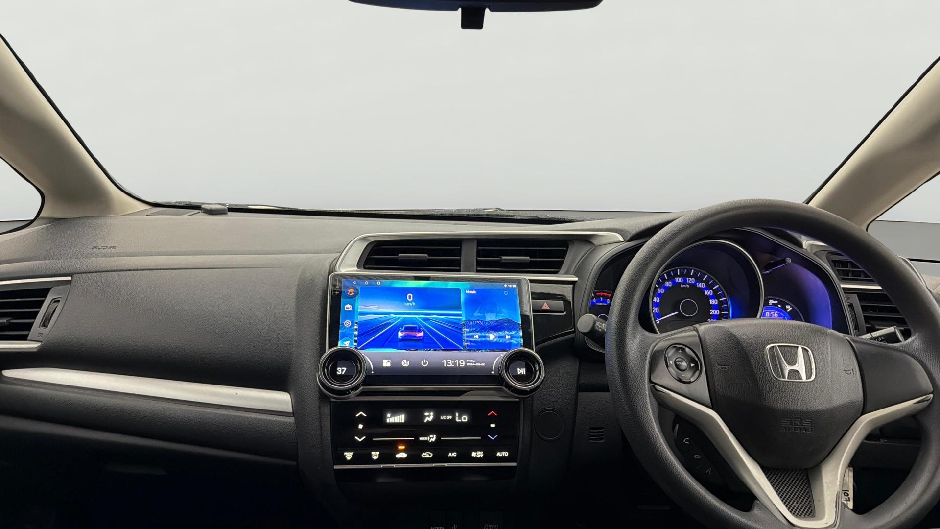View 2017 Honda WR-V S MT Diesel Edge Edition Image 17 Used 2017 Honda WR-V S MT Diesel Edge Edition Image 17