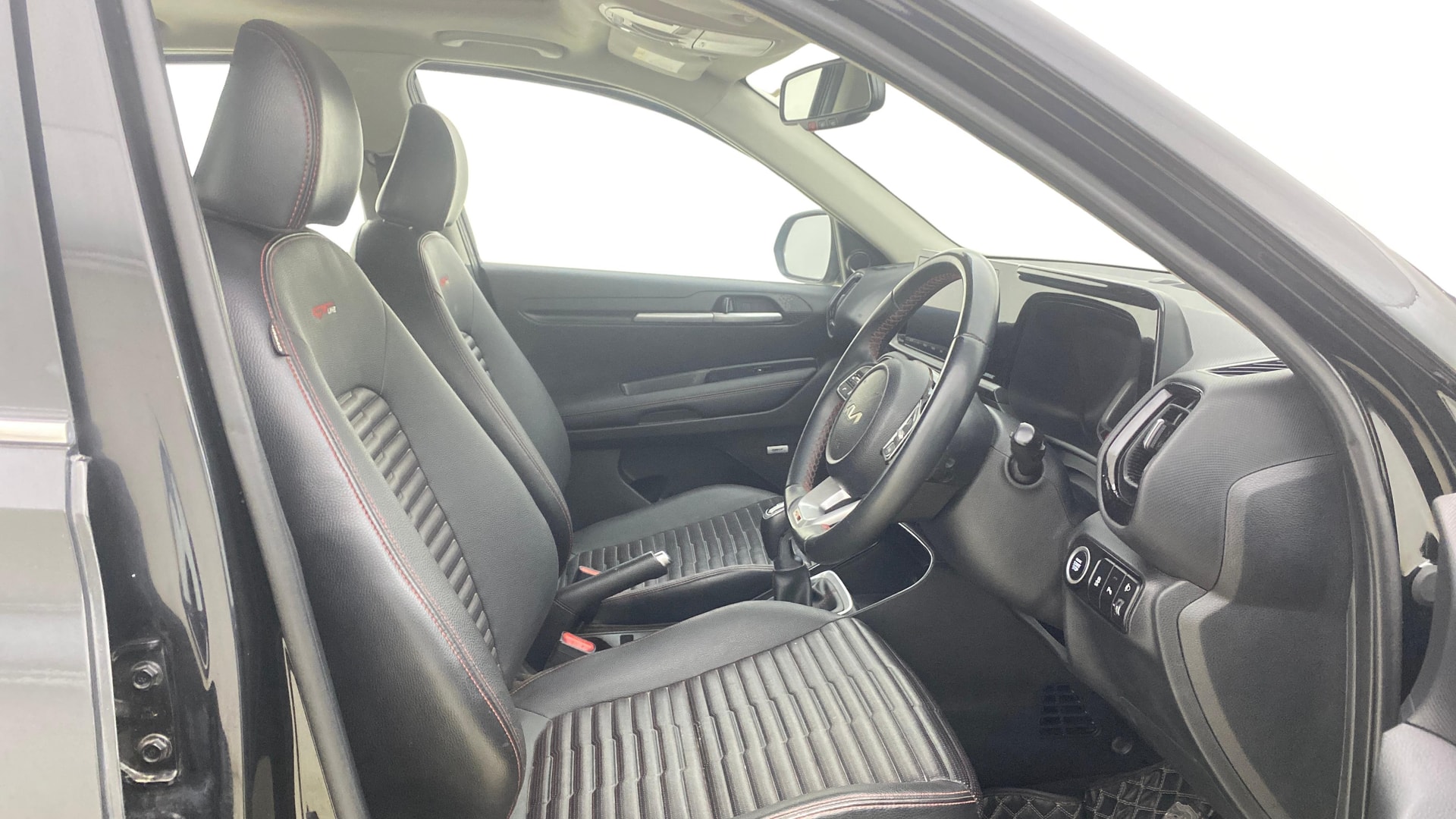 View 2022 Kia Sonet GTX Plus Diesel Image 18 Used 2022 Kia Sonet GTX Plus Diesel Image 18