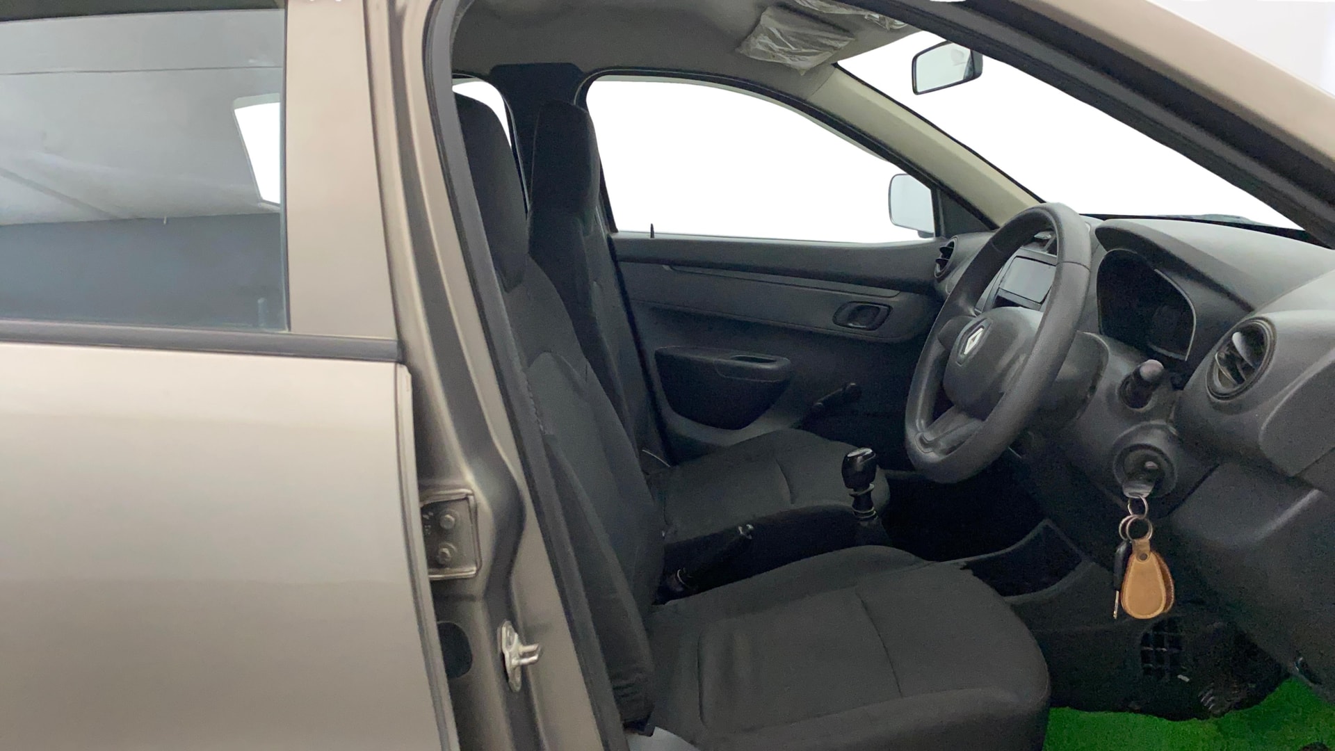 View 2015 Renault Kwid RXE Image 25 Used 2015 Renault Kwid RXE Image 25
