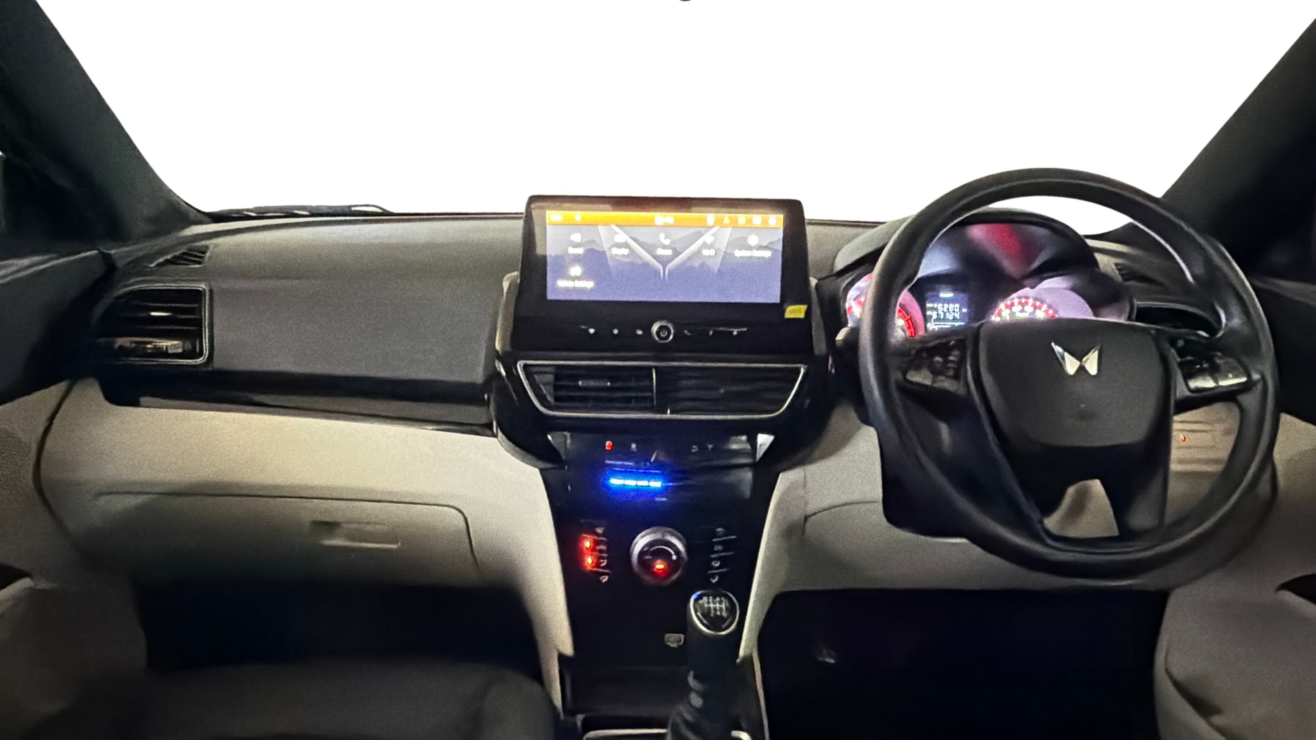 Used 2025 Mahindra XUV 3XO Used 2025 Mahindra XUV 3XO