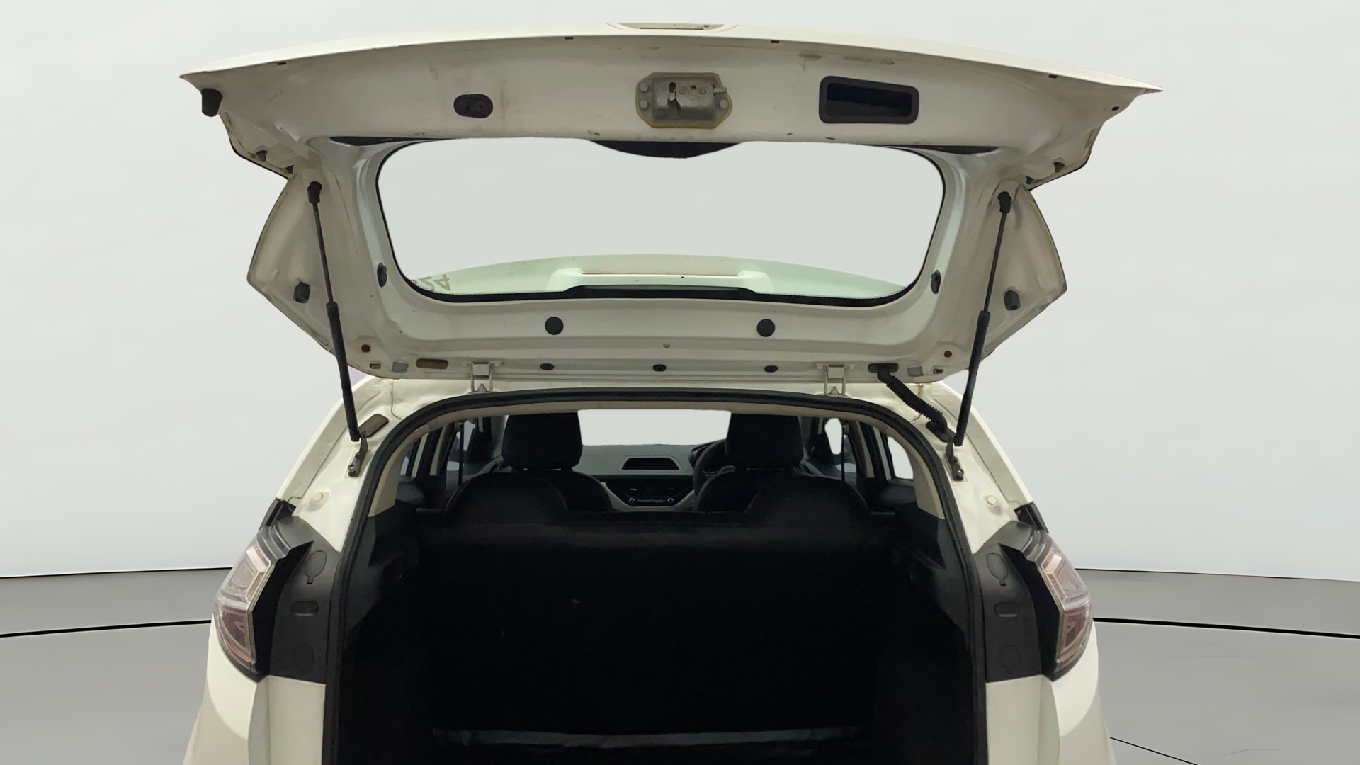 View 2018 Tata Nexon Revotron XM Image 16 Used 2018 Tata Nexon Revotron XM Image 16