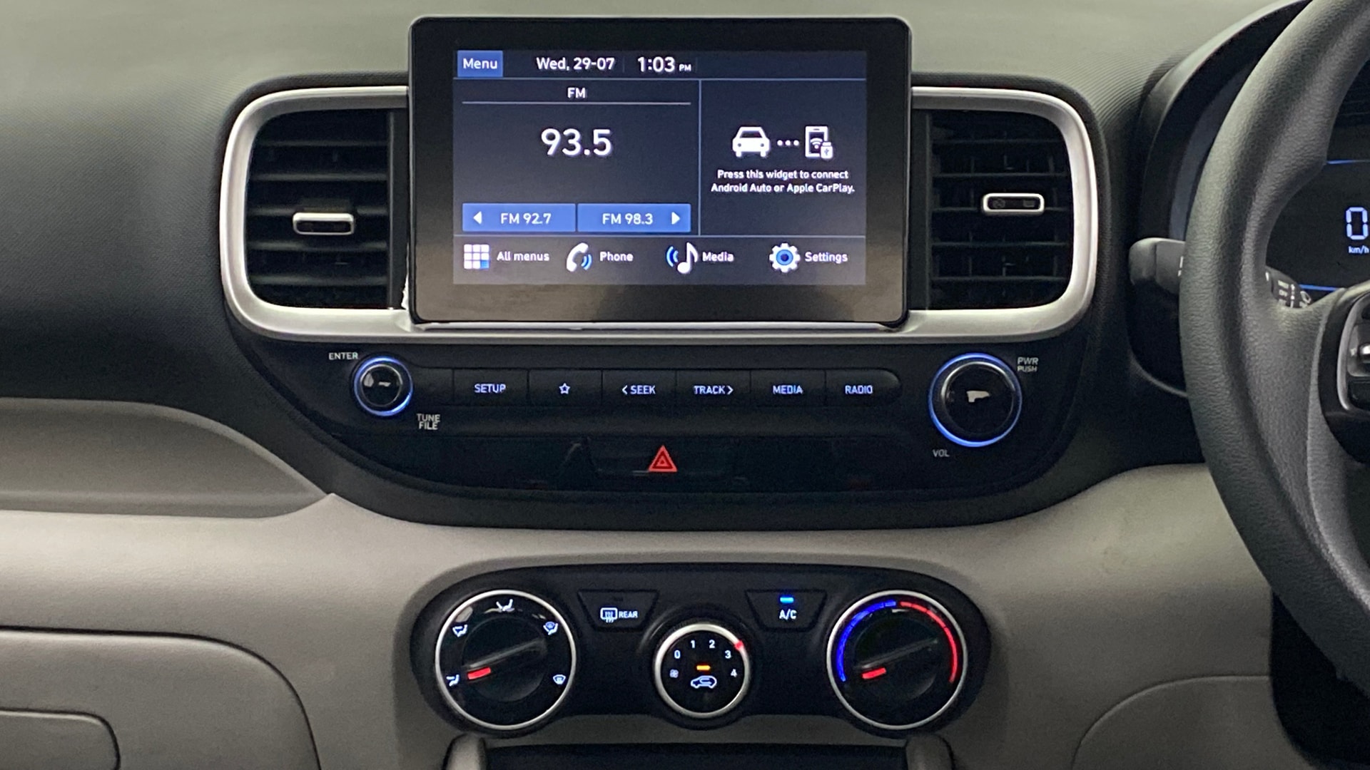 View 2023 Hyundai Venue S (O) 1.0 Turbo Petrol MT Image 18 Used 2023 Hyundai Venue S (O) 1.0 Turbo Petrol MT Image 18