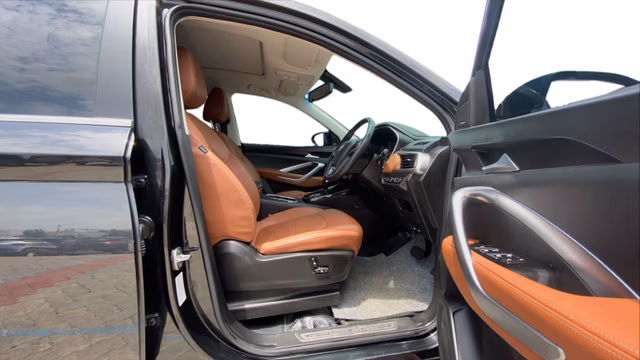 View MG Hector Plus Image 19 Used MG Hector Plus Image 19