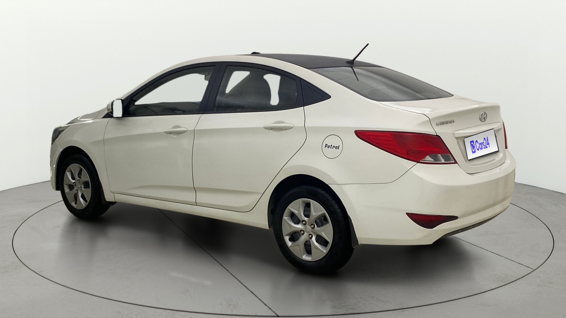 View 2015 Hyundai Verna 1.4 VTVT Image 2 Used 2015 Hyundai Verna 1.4 VTVT Image 2