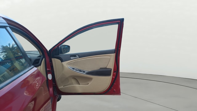 View Hyundai Fluidic Verna Image 43 Used Hyundai Fluidic Verna Image 43
