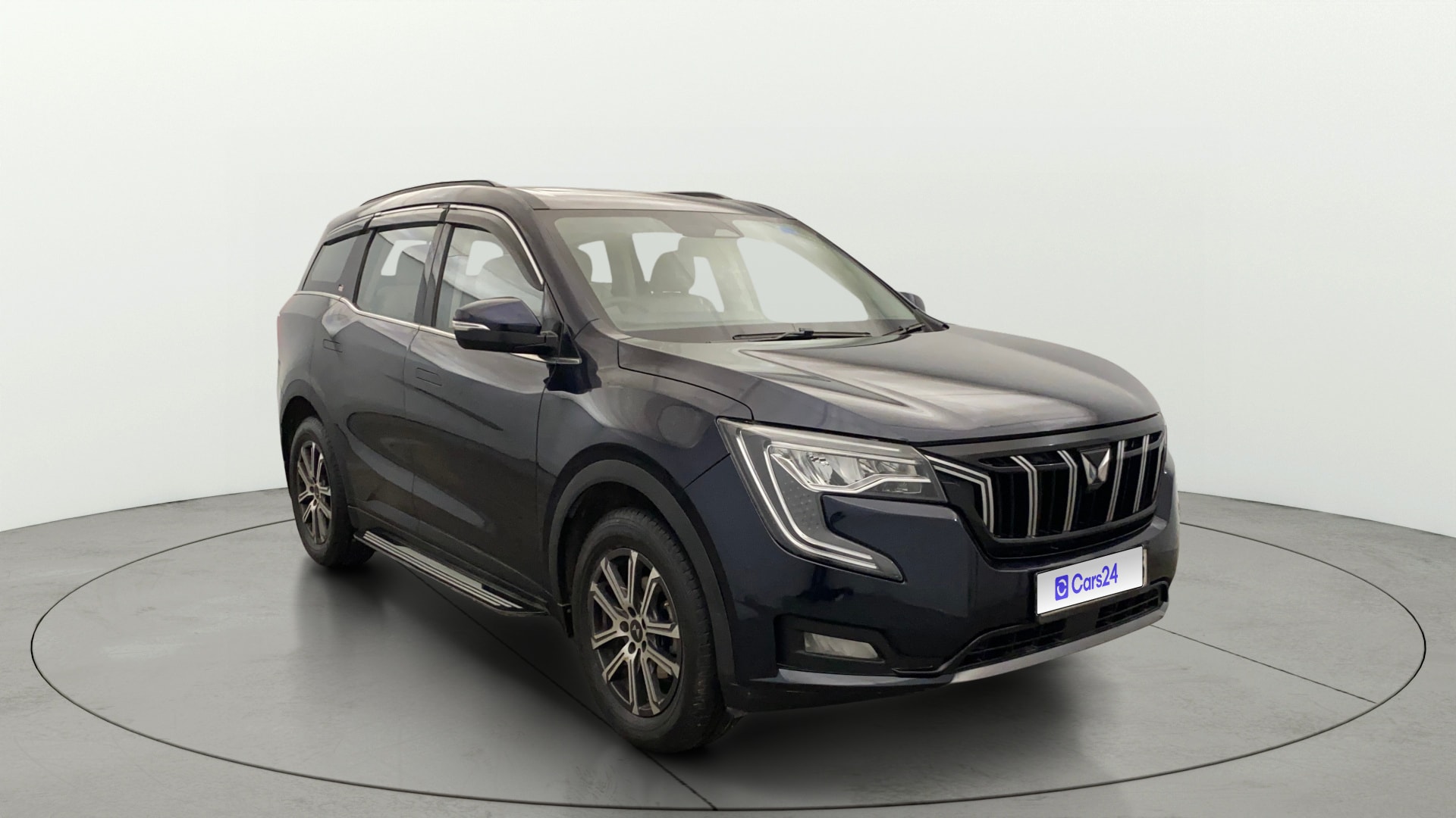 View 2023 Mahindra XUV700 MX Petrol 5 STR Image 22 Used 2023 Mahindra XUV700 MX Petrol 5 STR Image 22