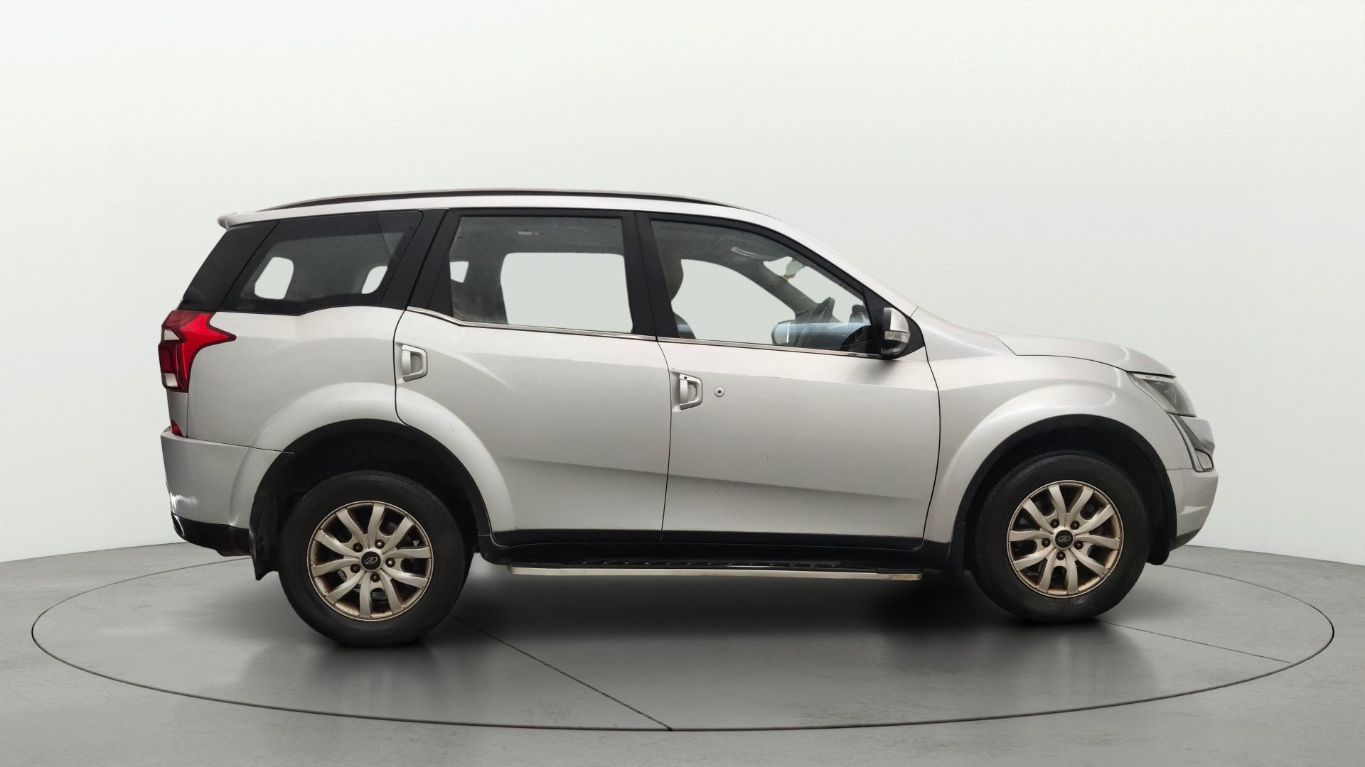 View 2018 Mahindra XUV500 W9 AT Image 29 Used 2018 Mahindra XUV500 W9 AT Image 29