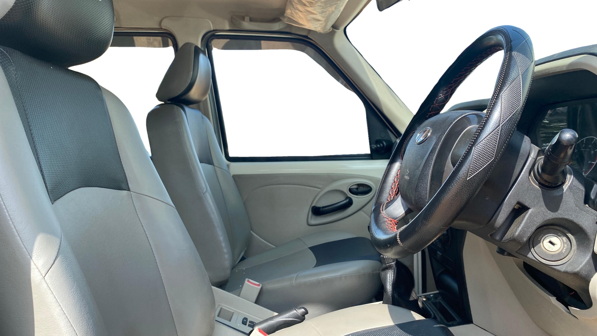 View 2022 Mahindra Scorpio S3 Plus Image 25 Used 2022 Mahindra Scorpio S3 Plus Image 25