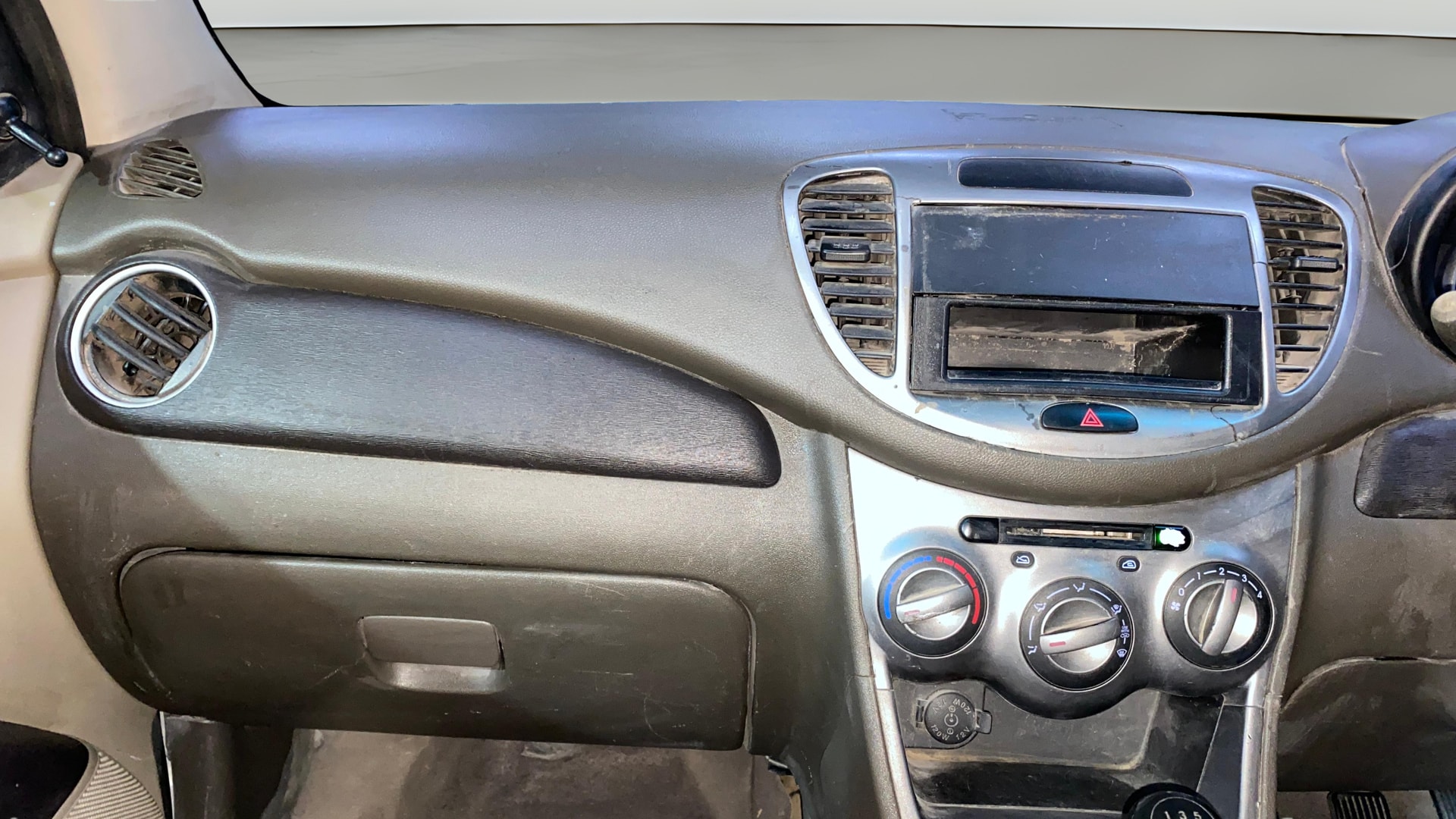 View 2013 Hyundai i10 1.1 Era Image 17 Used 2013 Hyundai i10 1.1 Era Image 17