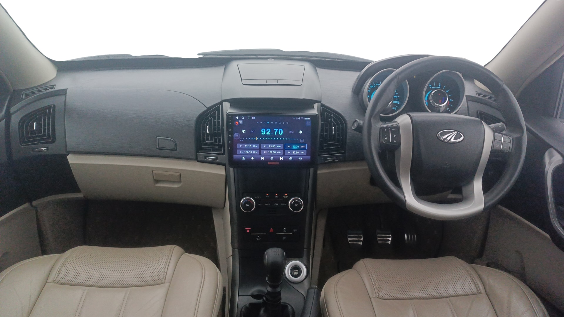 View 2016 Mahindra XUV500 W10 FWD Image 32 Used 2016 Mahindra XUV500 W10 FWD Image 32