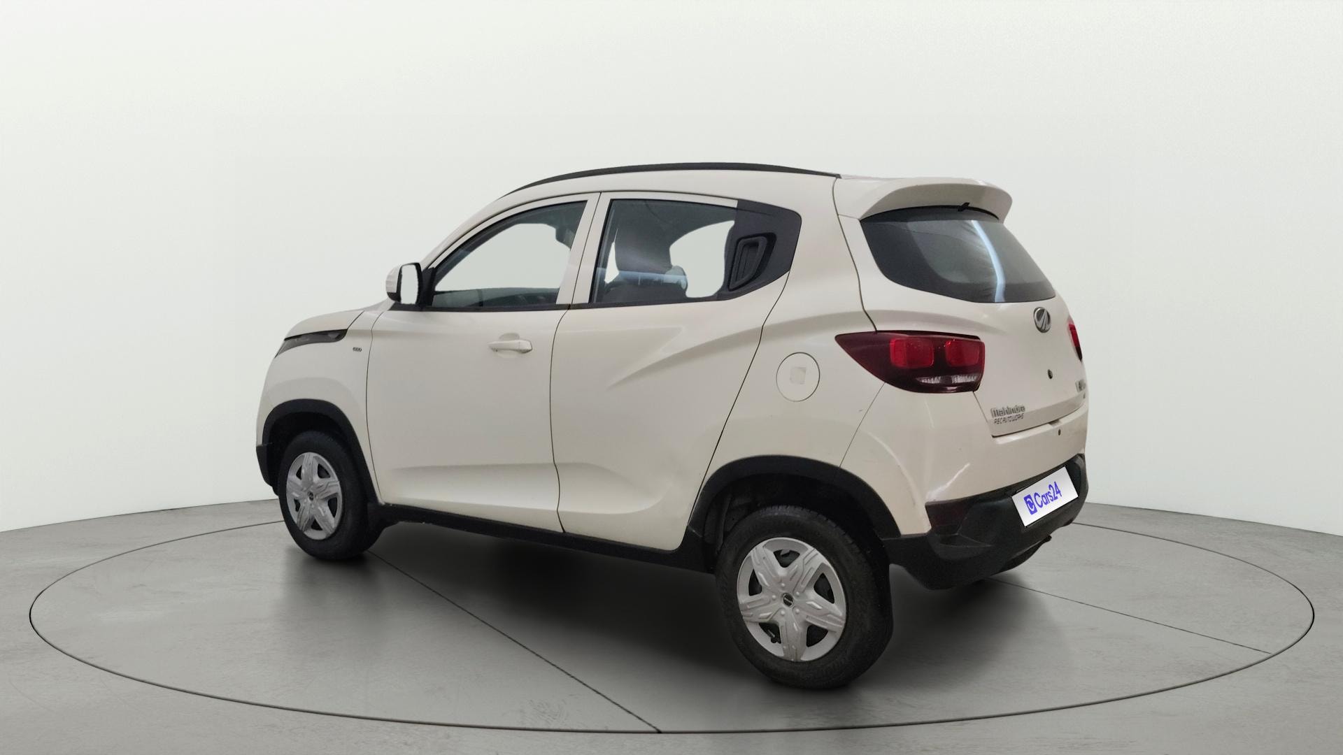 View 2016 Mahindra KUV100 K4 Plus Petrol 5 Seater BS IV Image 2 Used 2016 Mahindra KUV100 K4 Plus Petrol 5 Seater BS IV Image 2