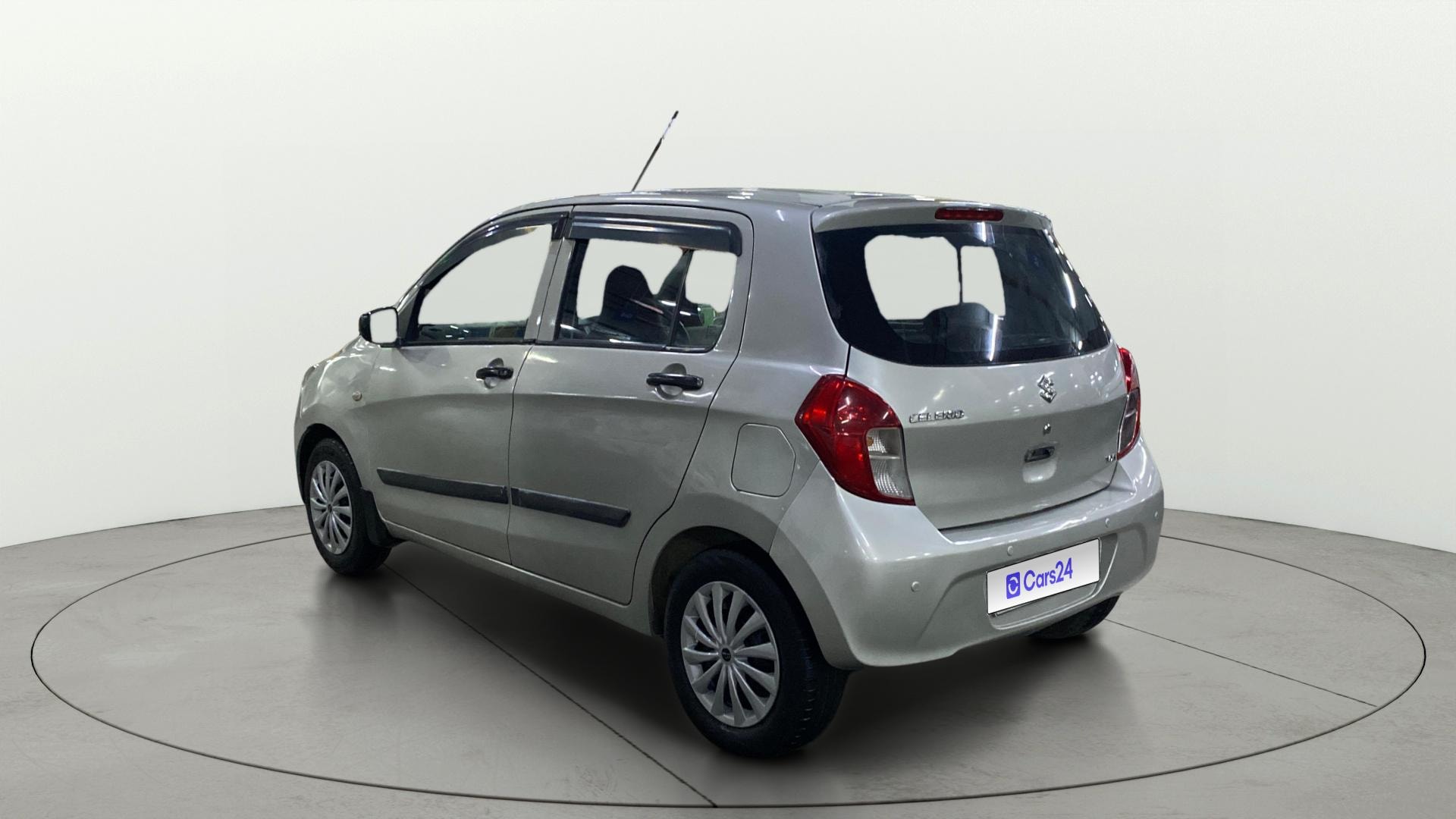 View 2016 Maruti Suzuki 1000 Base Variant Image 2 Used 2016 Maruti Suzuki 1000 Base Variant Image 2