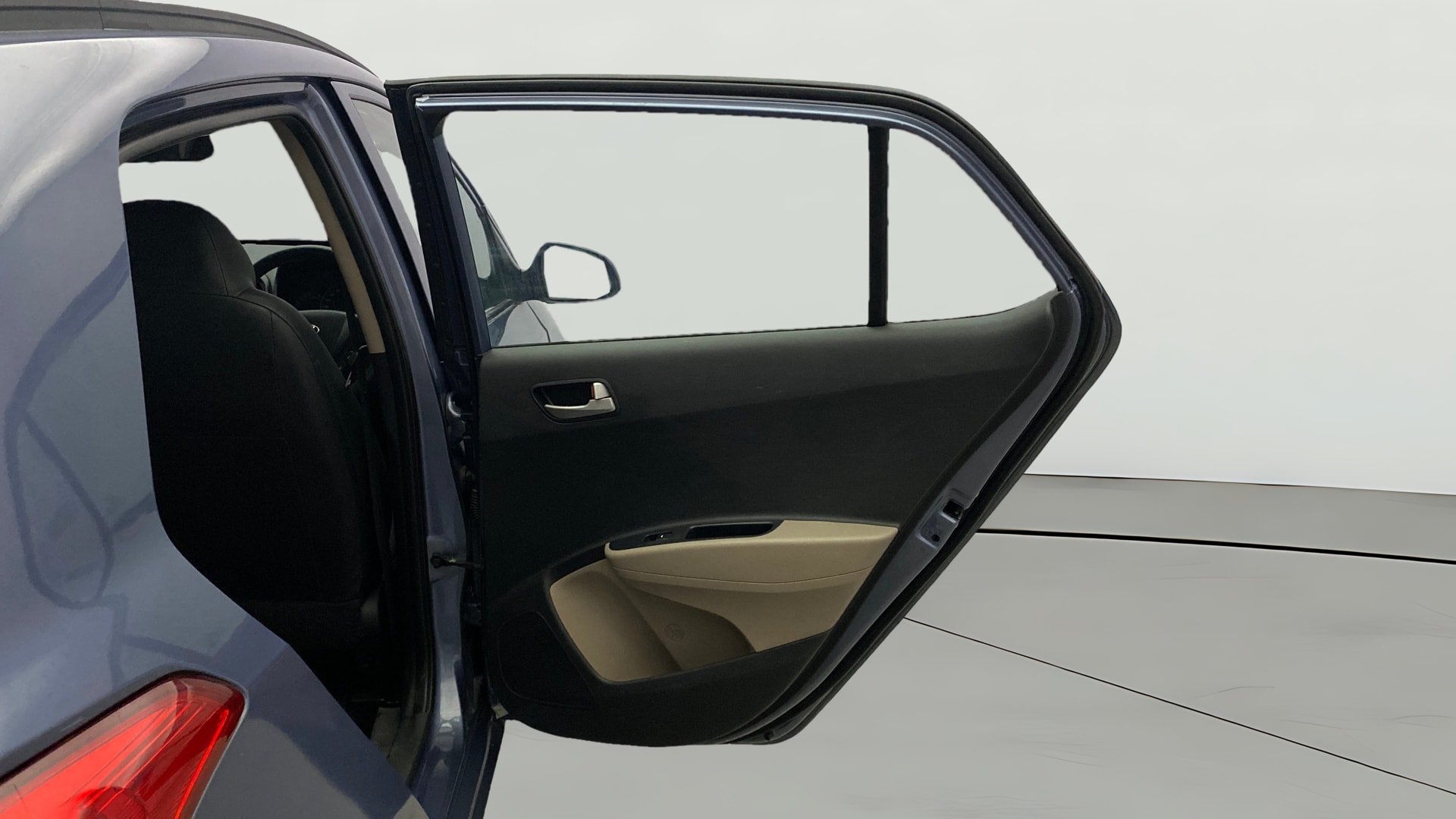 View 2014 Hyundai Grand i10 Sportz 1.2 Kappa Image 6 Used 2014 Hyundai Grand i10 Sportz 1.2 Kappa Image 6