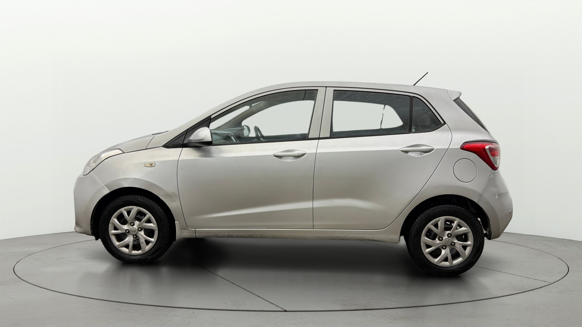 View 2017 Hyundai Grand i10 Sportz 1.2 Kappa Image 5 Used 2017 Hyundai Grand i10 Sportz 1.2 Kappa Image 5