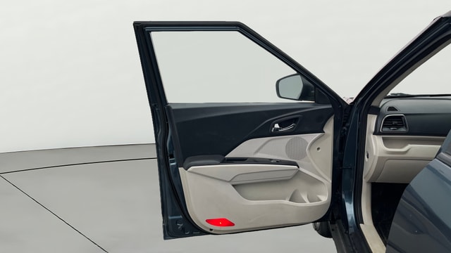 View Mahindra XUV300 Image 38 Used Mahindra XUV300 Image 38