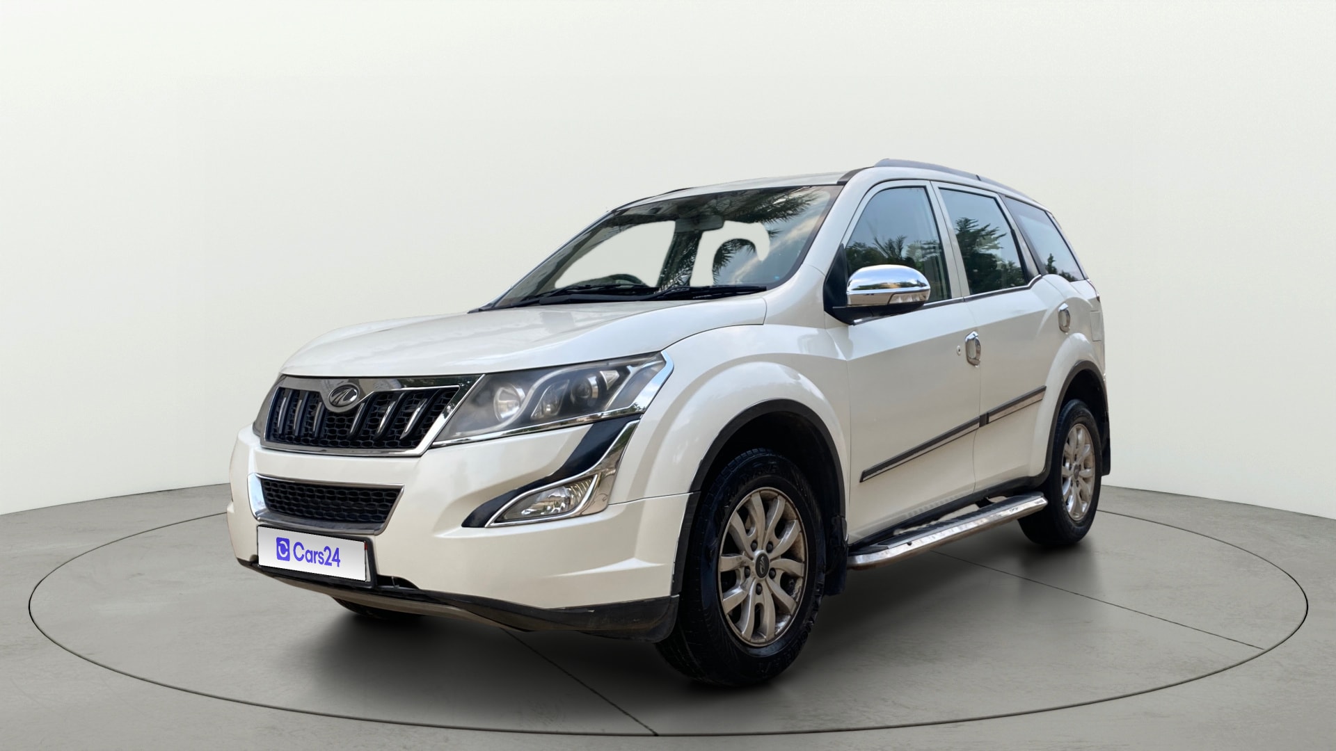 View 2016 Mahindra XUV500 W10 FWD Image 38 Used 2016 Mahindra XUV500 W10 FWD Image 38