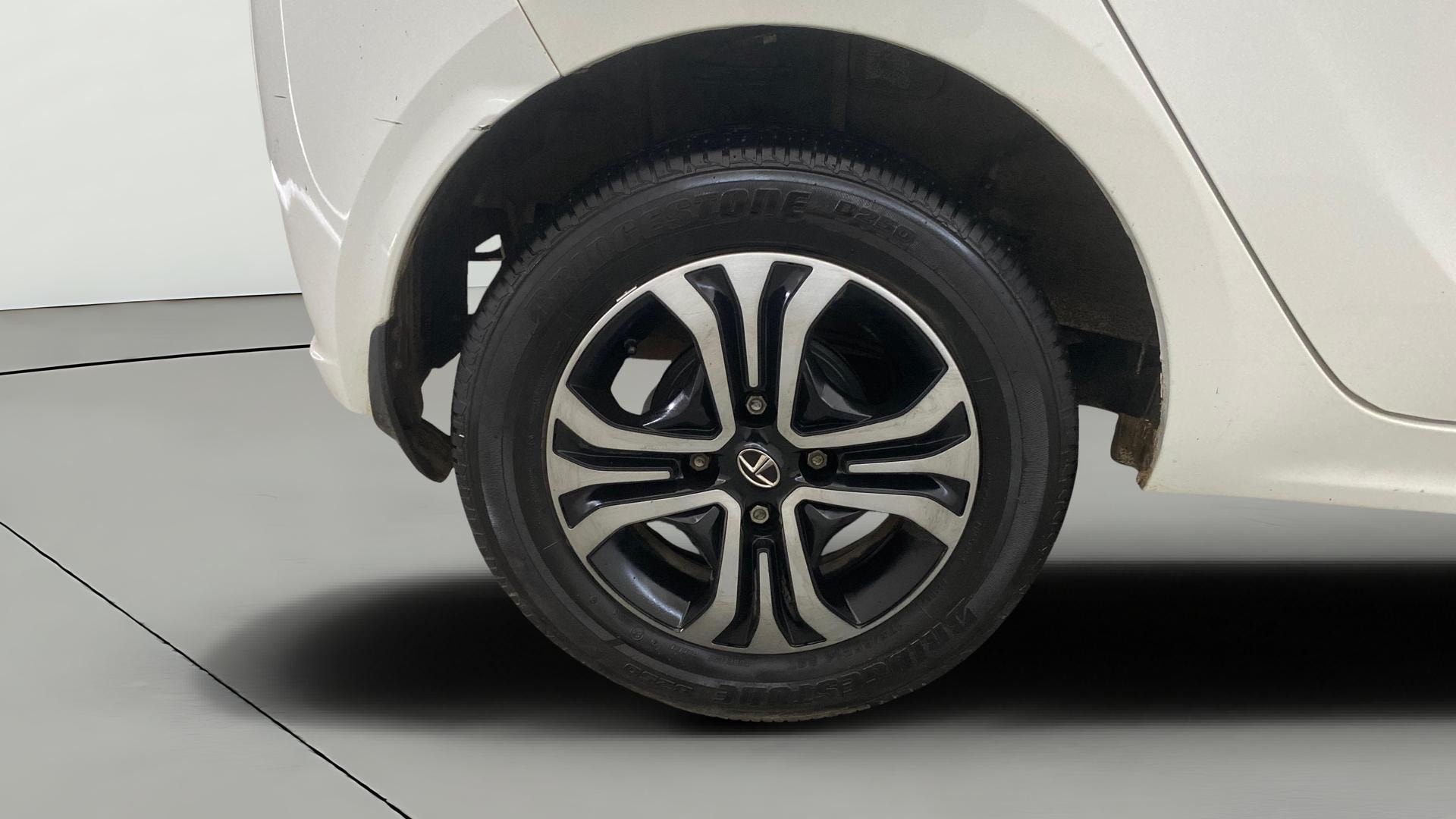 View 2022 Tata Tiago Revotorq XB Image 23 Used 2022 Tata Tiago Revotorq XB Image 23